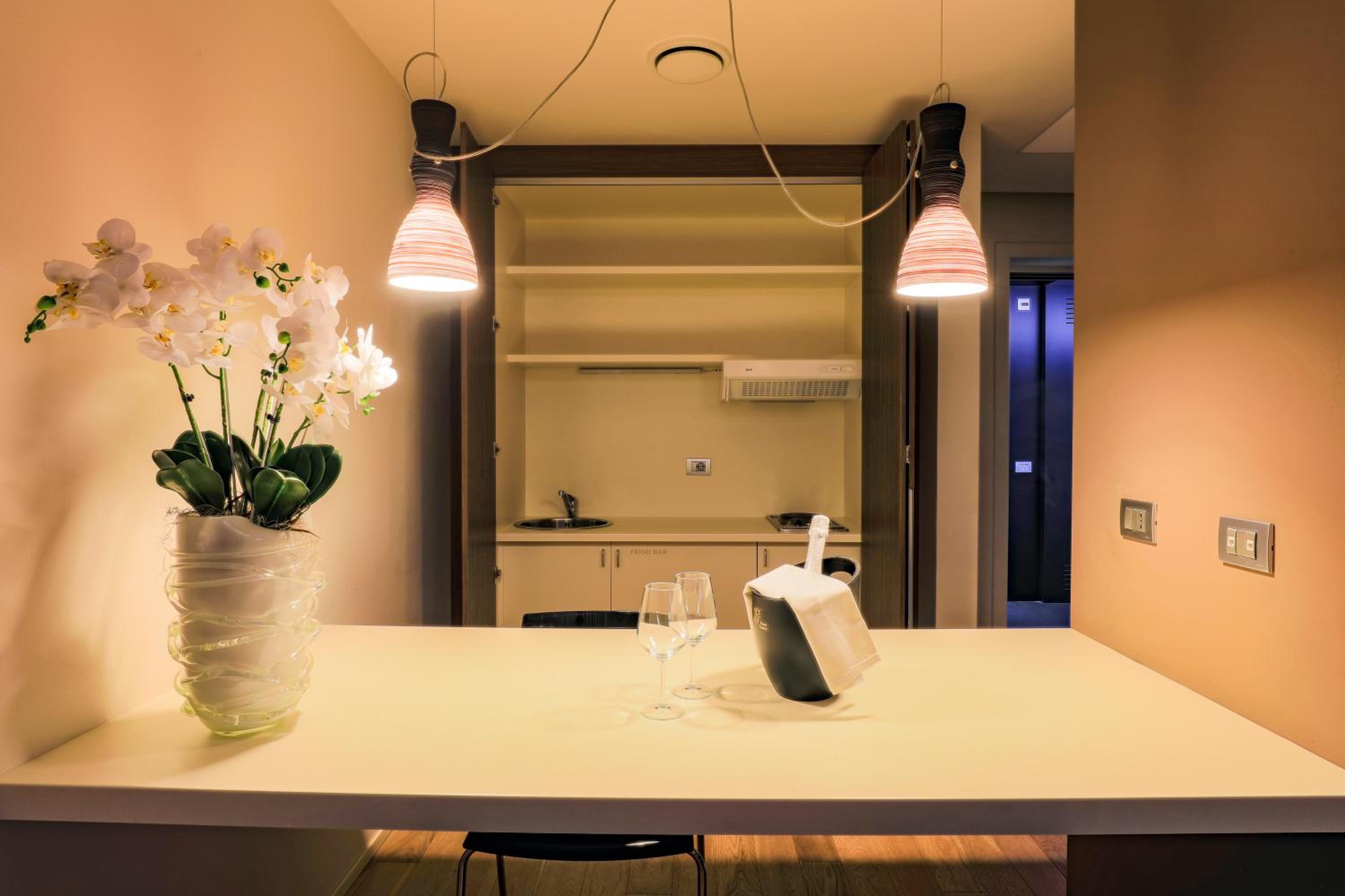 Suite - Photo 4
