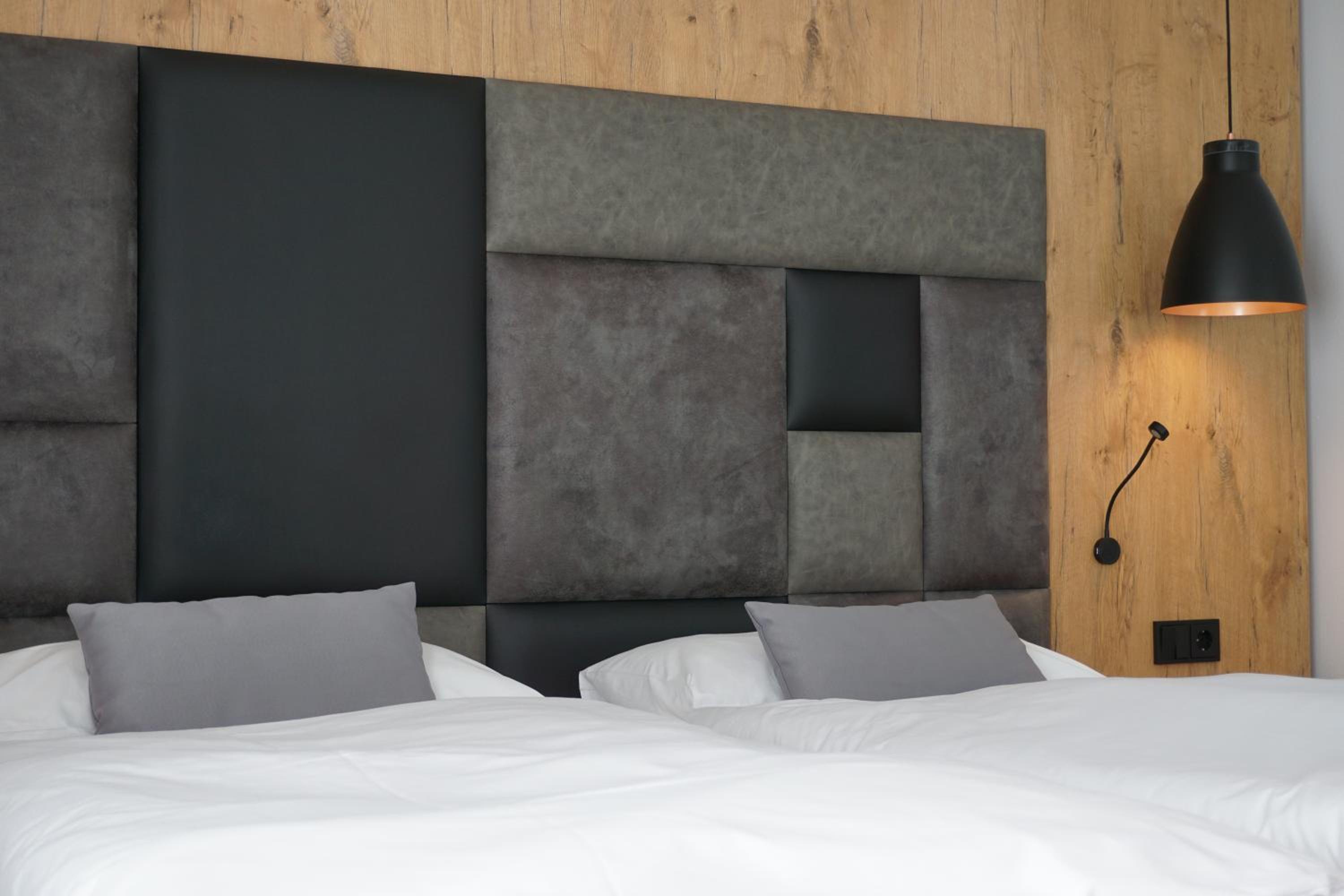 Double Room - Photo 8