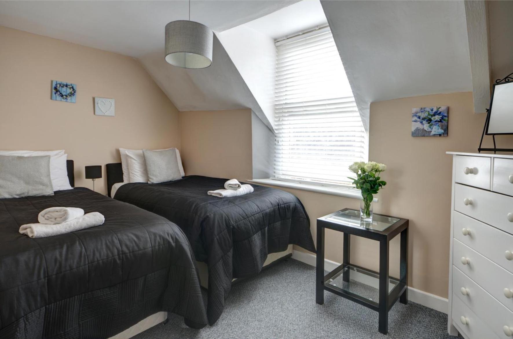 Three-Bedroom Apartment - Photo 14