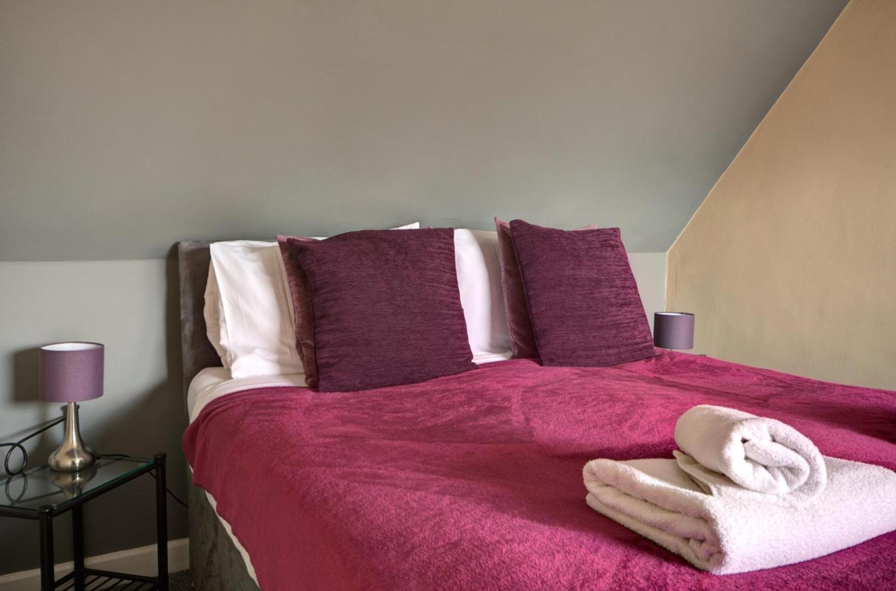 Three-Bedroom Apartment - Photo 18