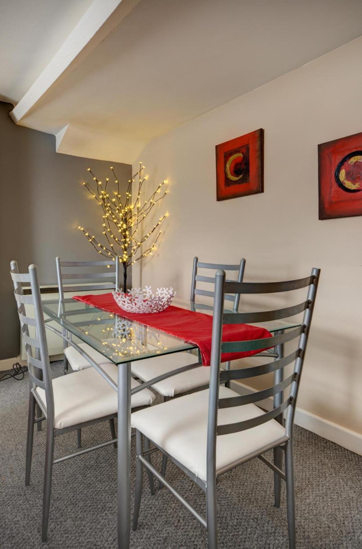 Three-Bedroom Apartment - Photo 21
