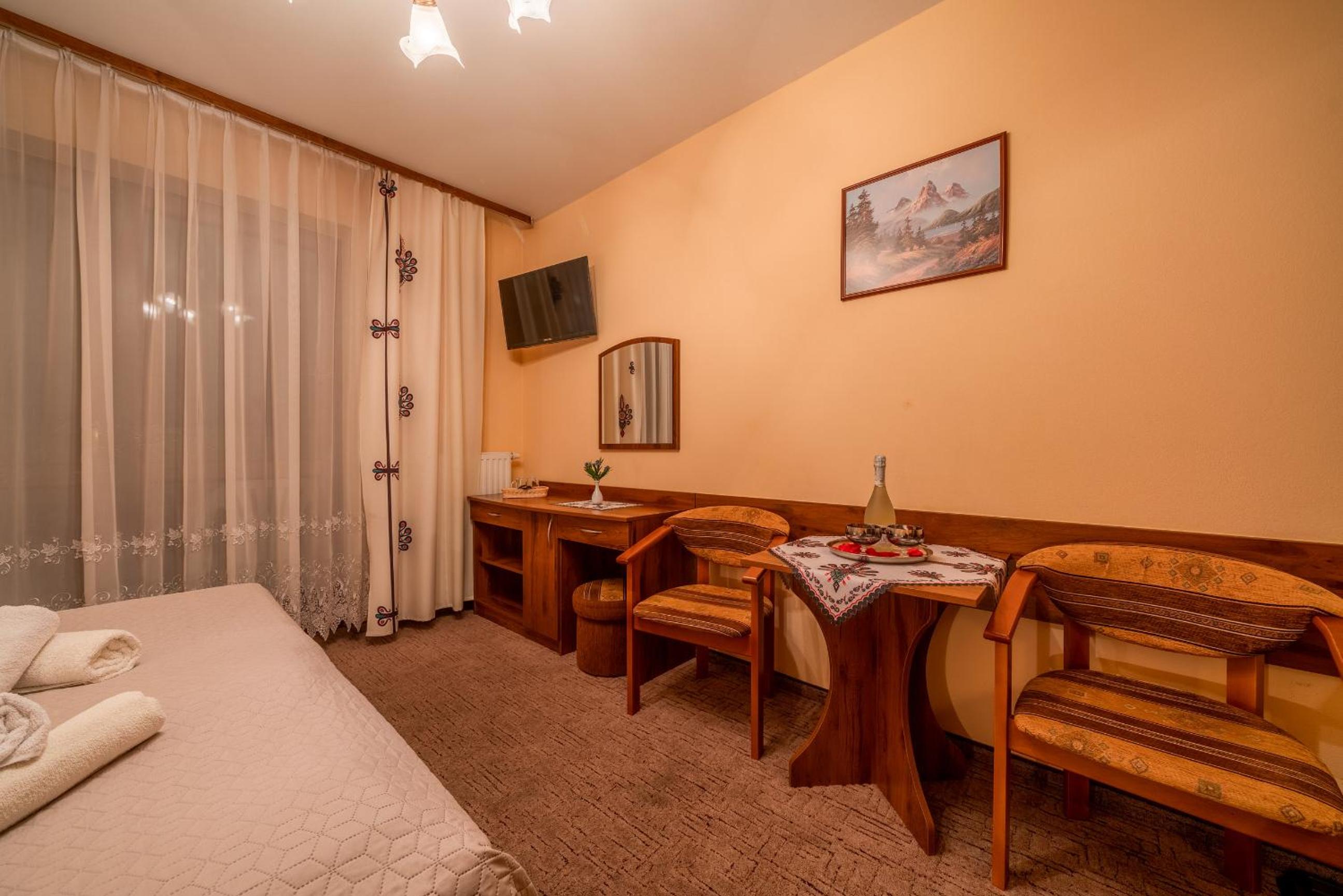 Double Room with Balcony (2 Adults + 1 Child) - Photo 29