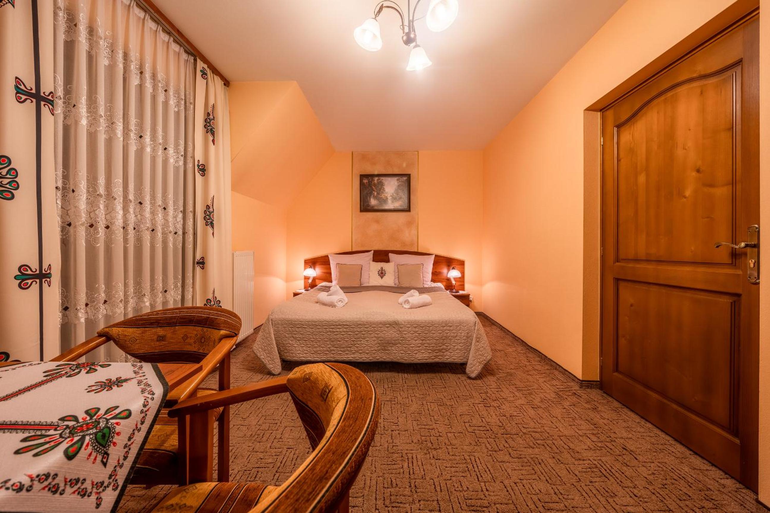 Double Room with Balcony (2 Adults + 1 Child) - Photo 32