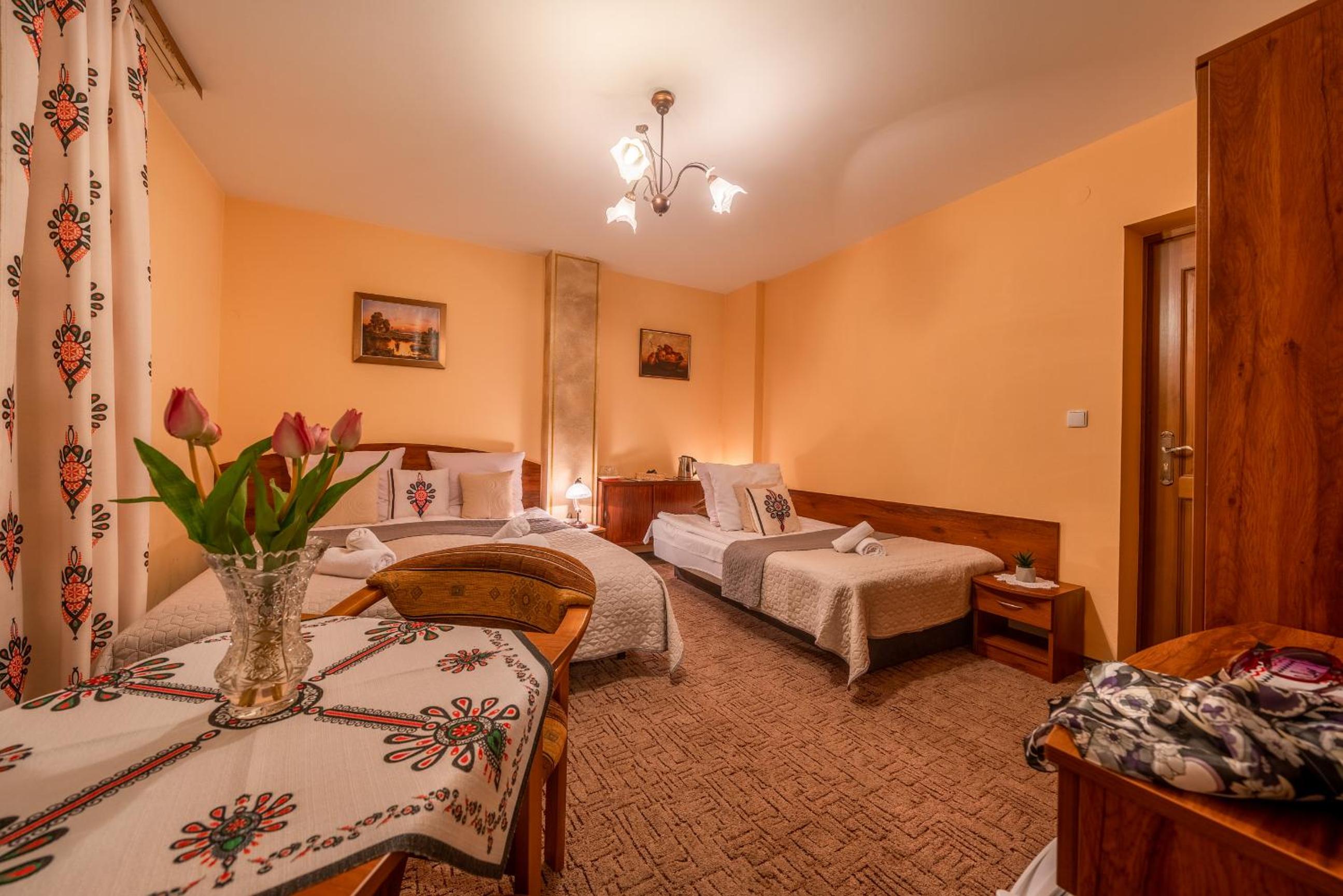 Triple Room with Balcony - Photo 38
