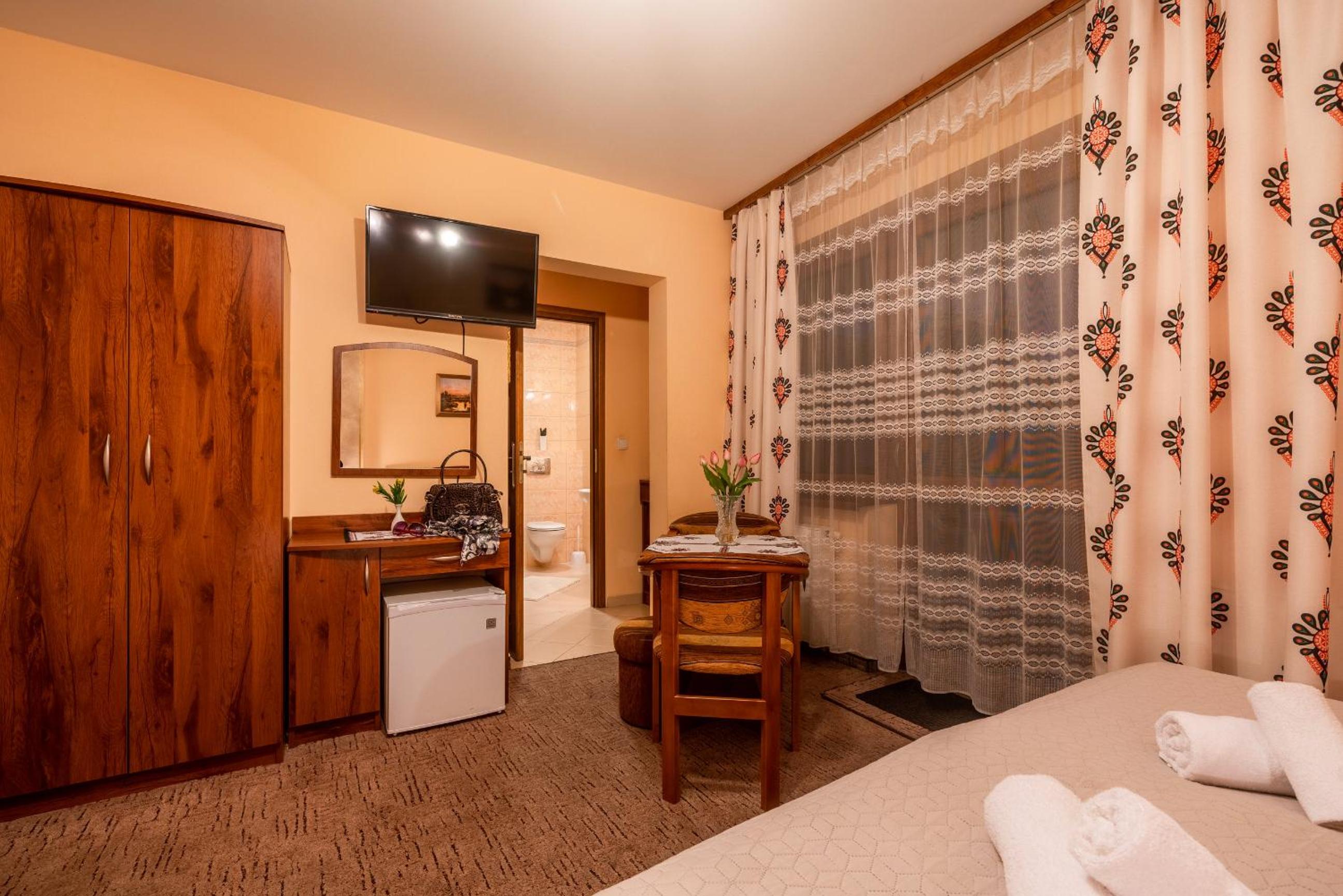 Triple Room with Balcony - Photo 3