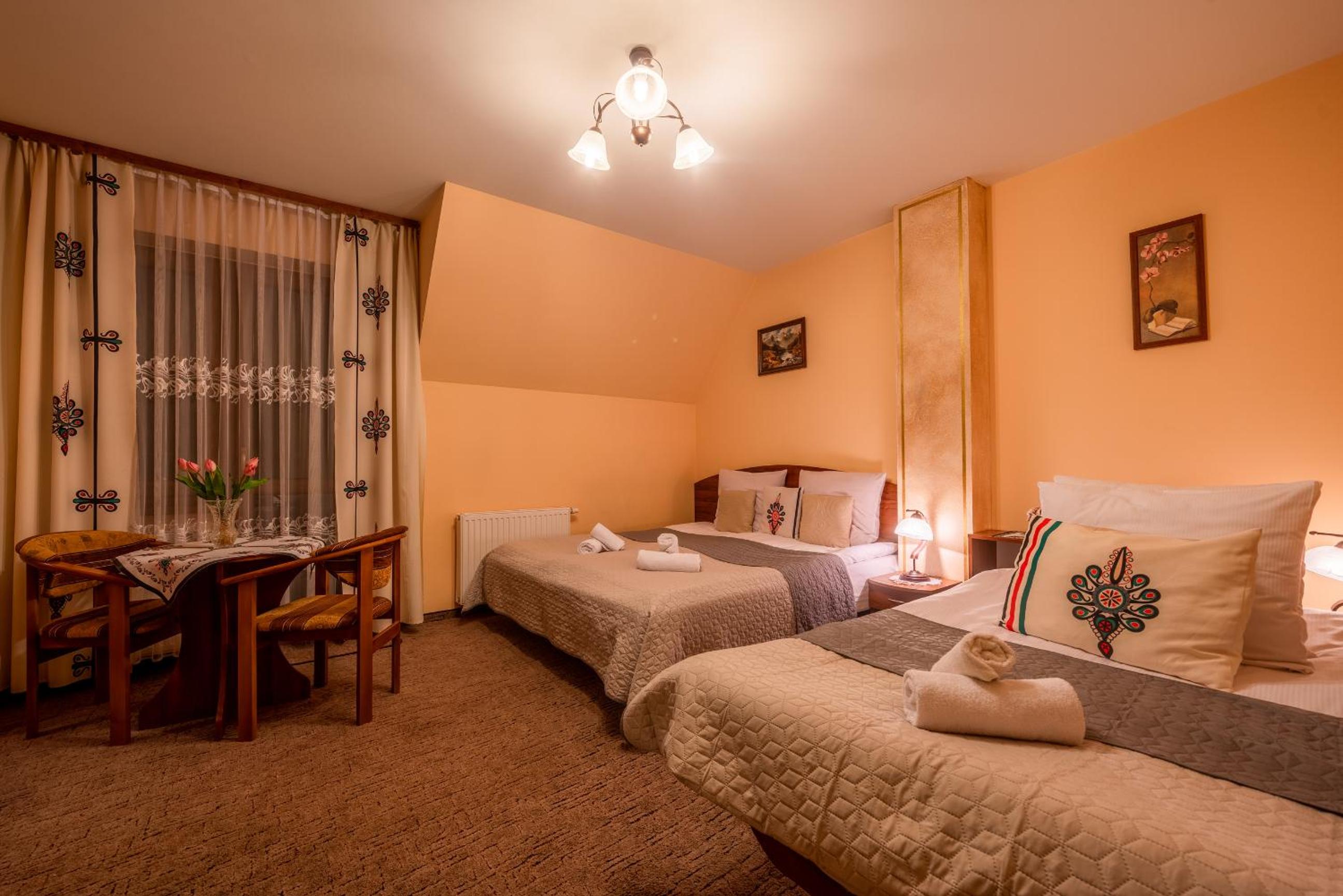 Triple Room with Balcony - Photo 36