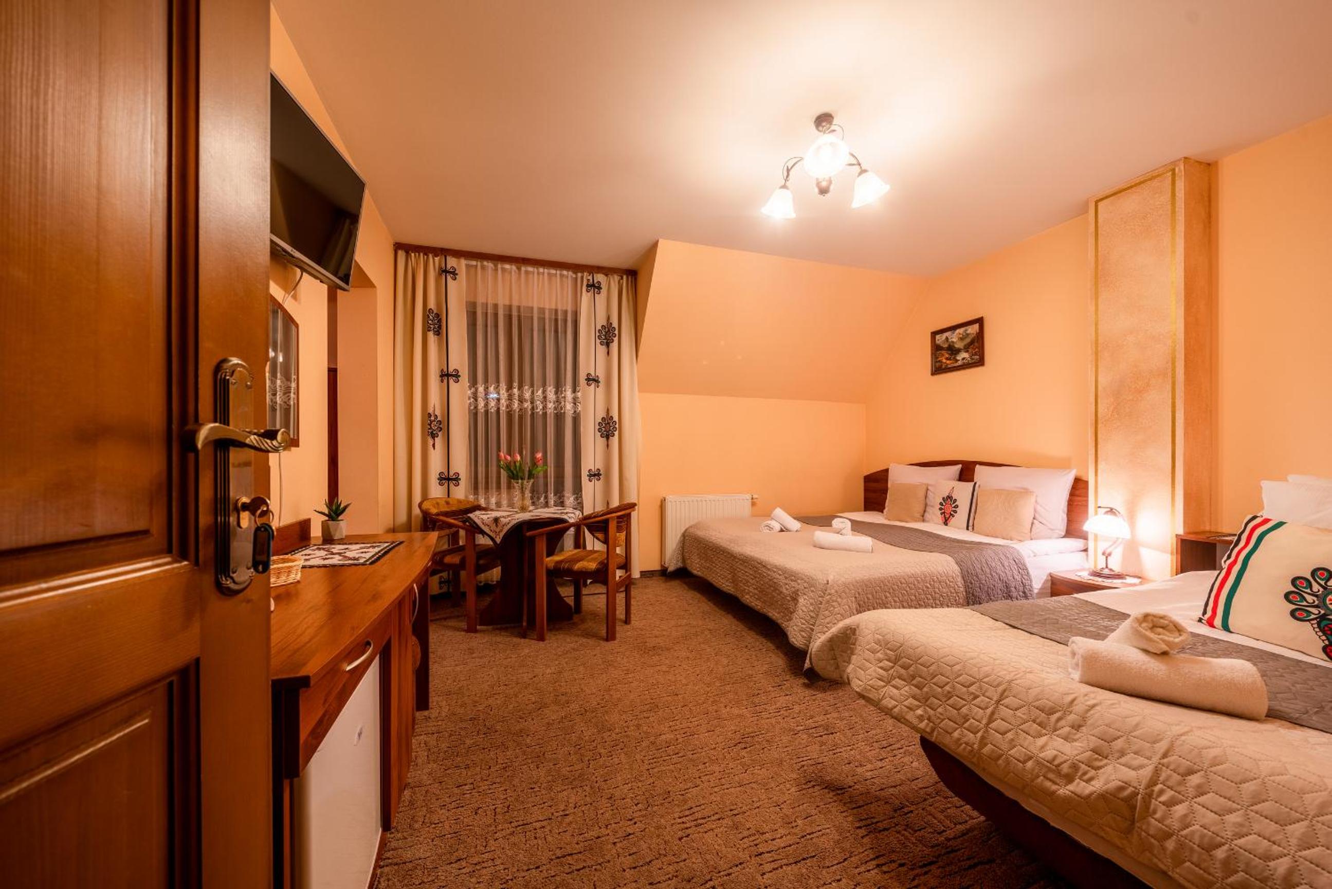 Triple Room with Balcony - Photo 29