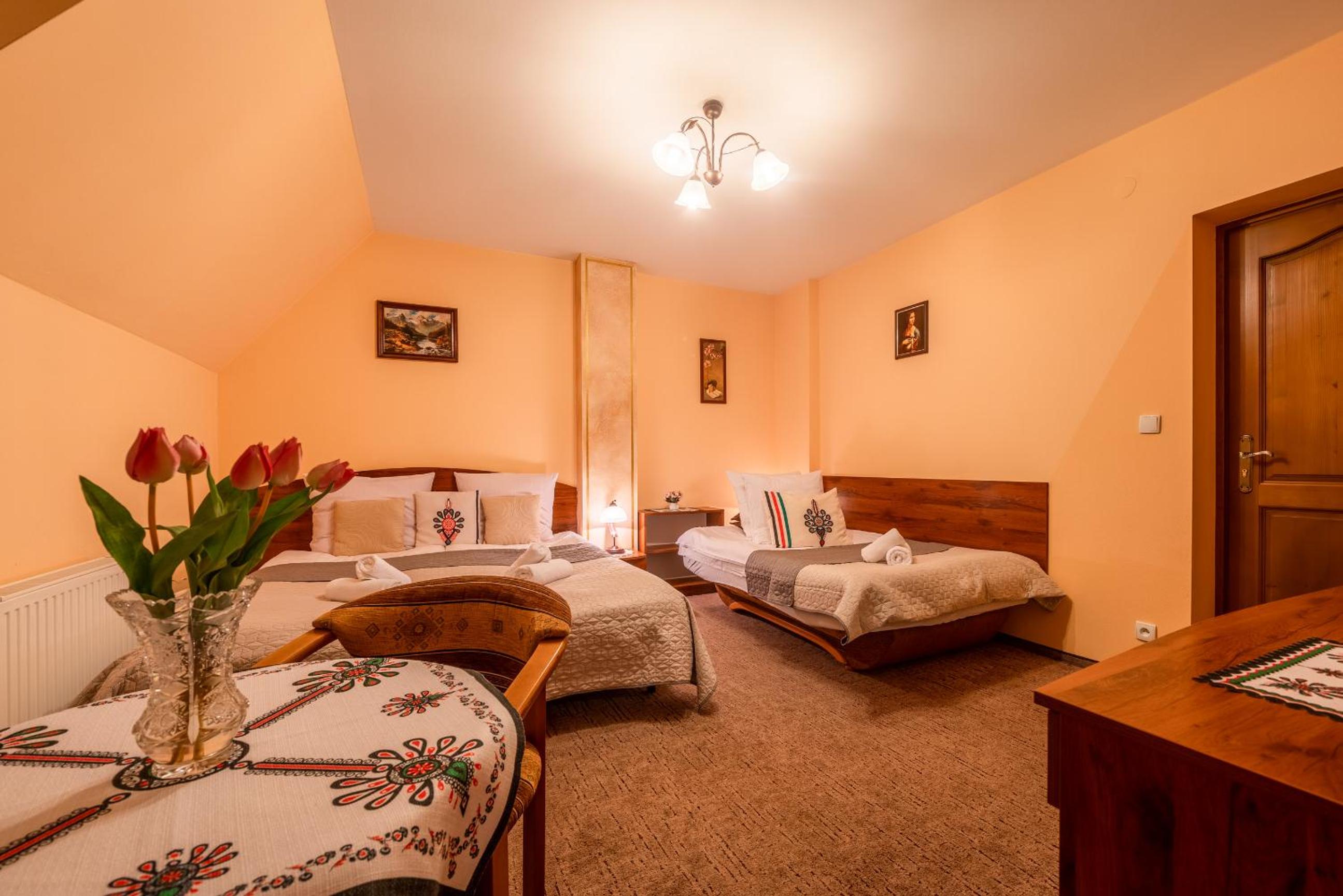 Triple Room with Balcony - Photo 9
