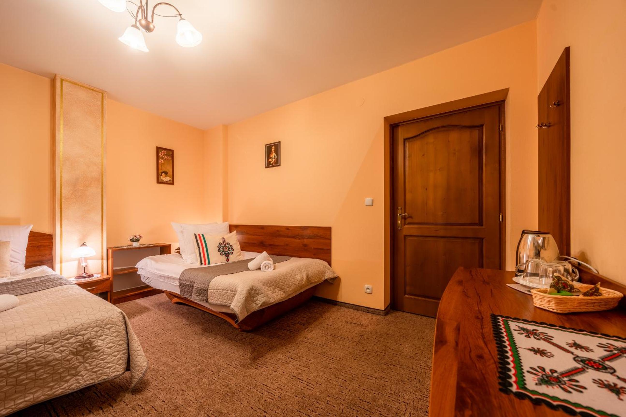 Triple Room with Balcony - Photo 4