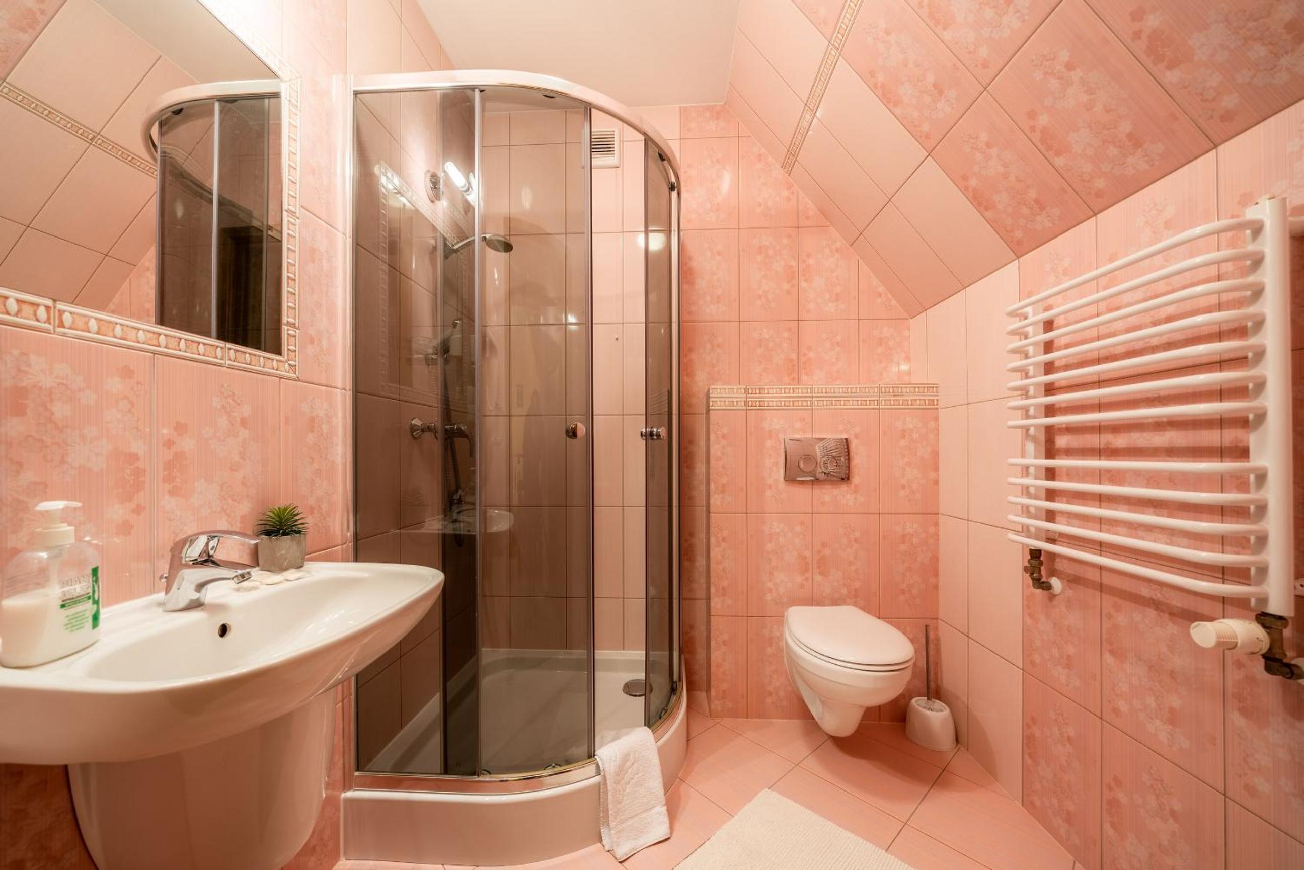 Triple Room with Balcony - Photo 7