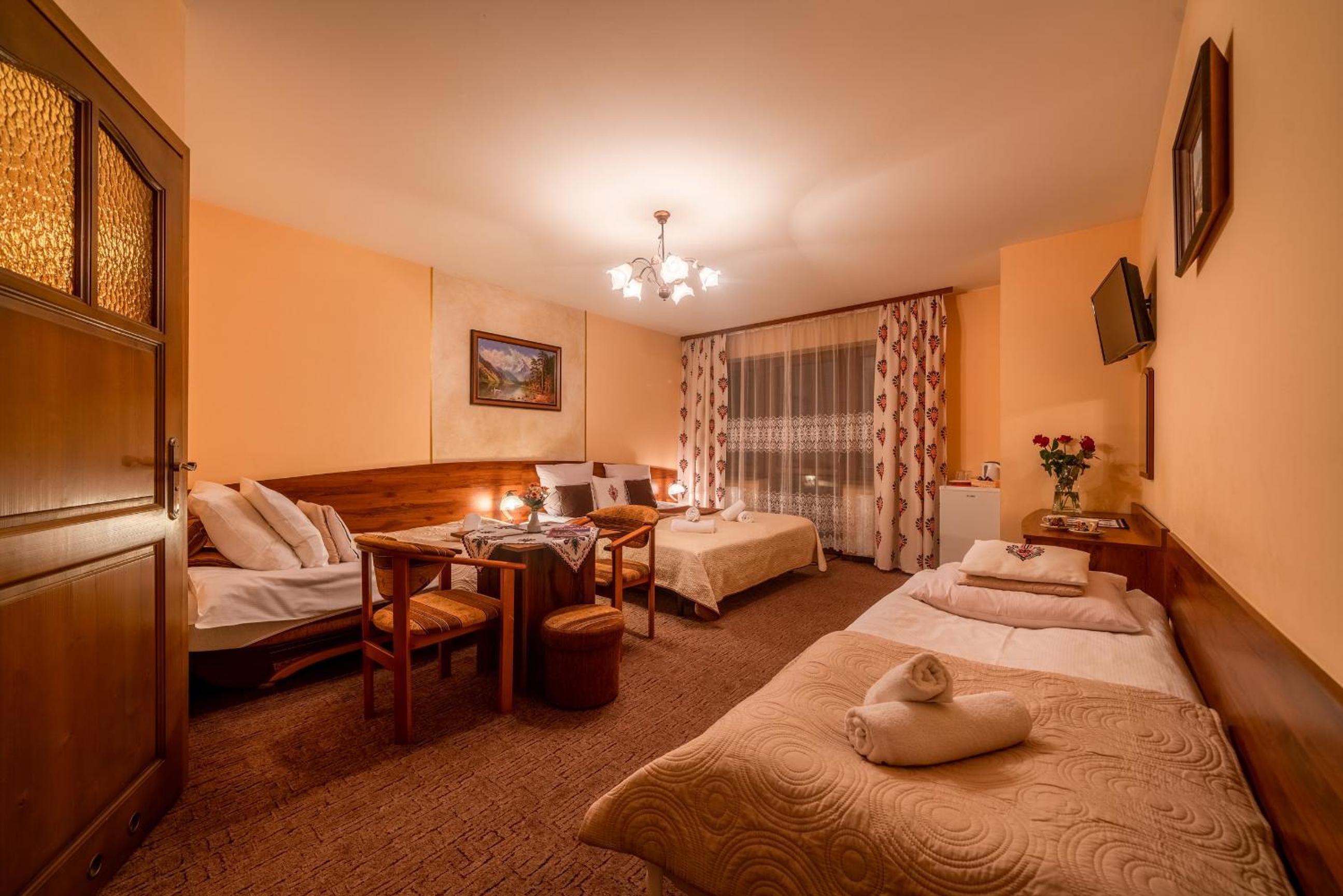 Quadruple Room with Balcony - Photo 1