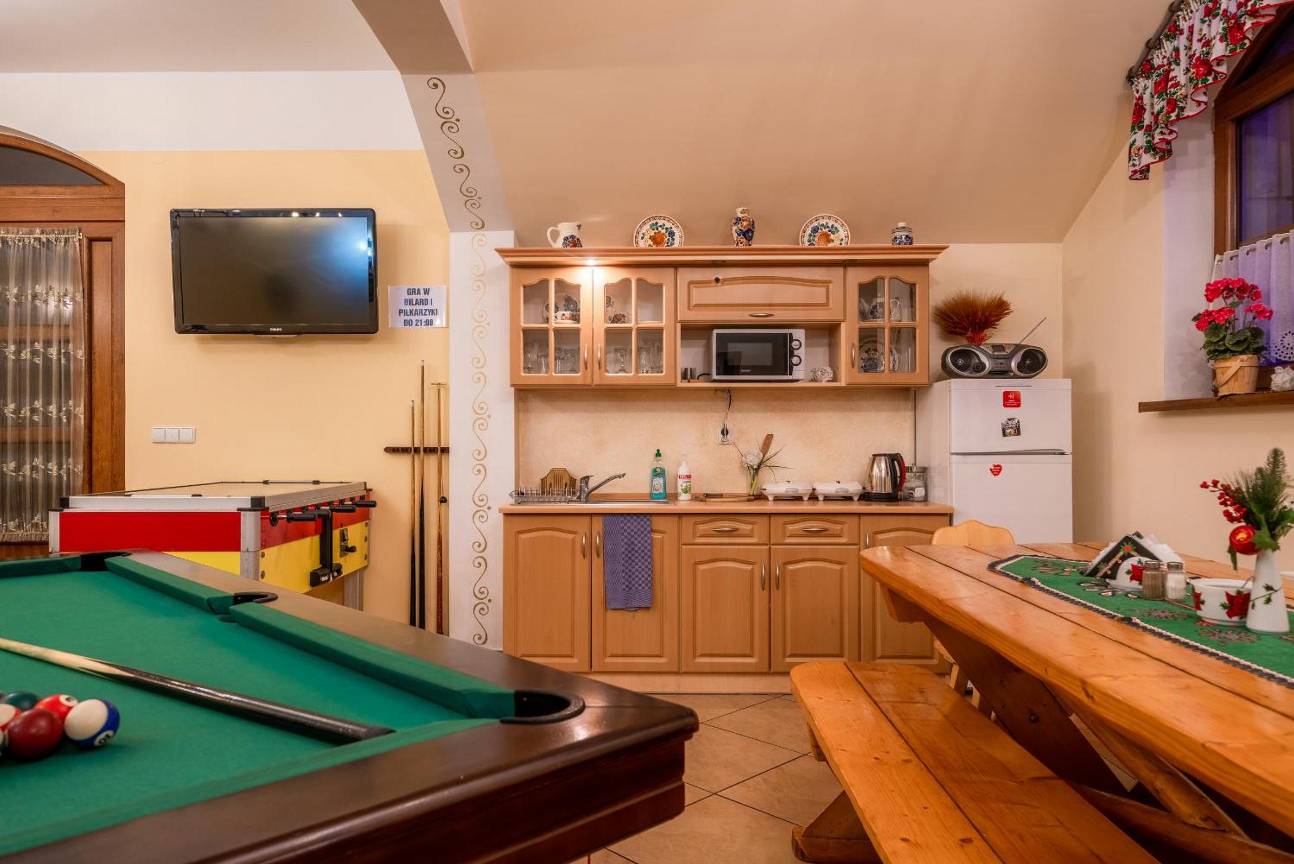 Quadruple Room with Balcony - Photo 3