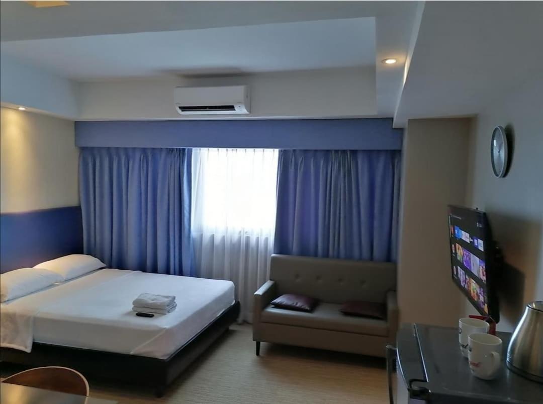 Deluxe King Studio
