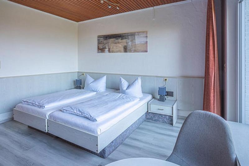 Triple Room with Bathroom photo 3