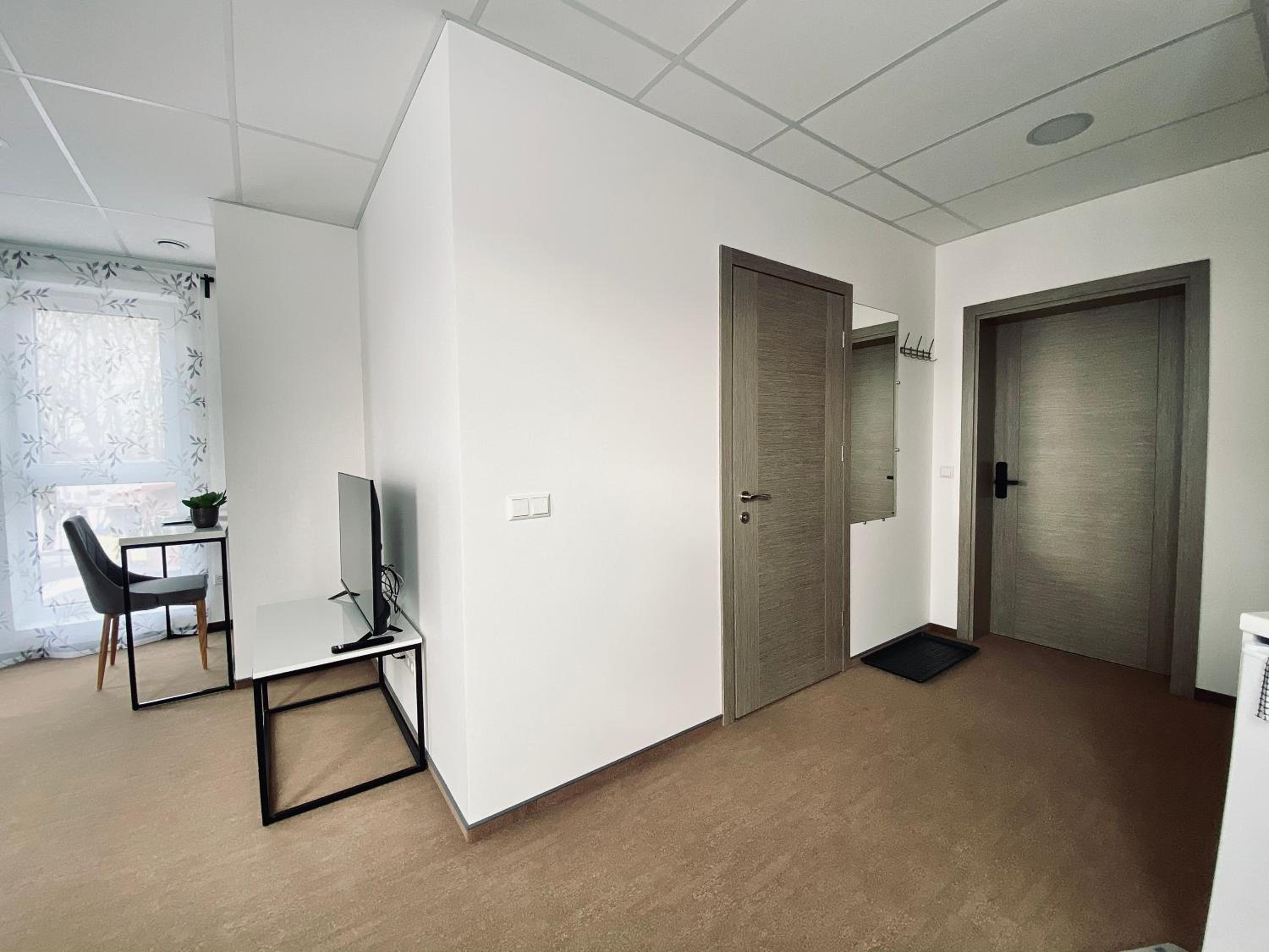 One-Bedroom Apartment - Photo 6
