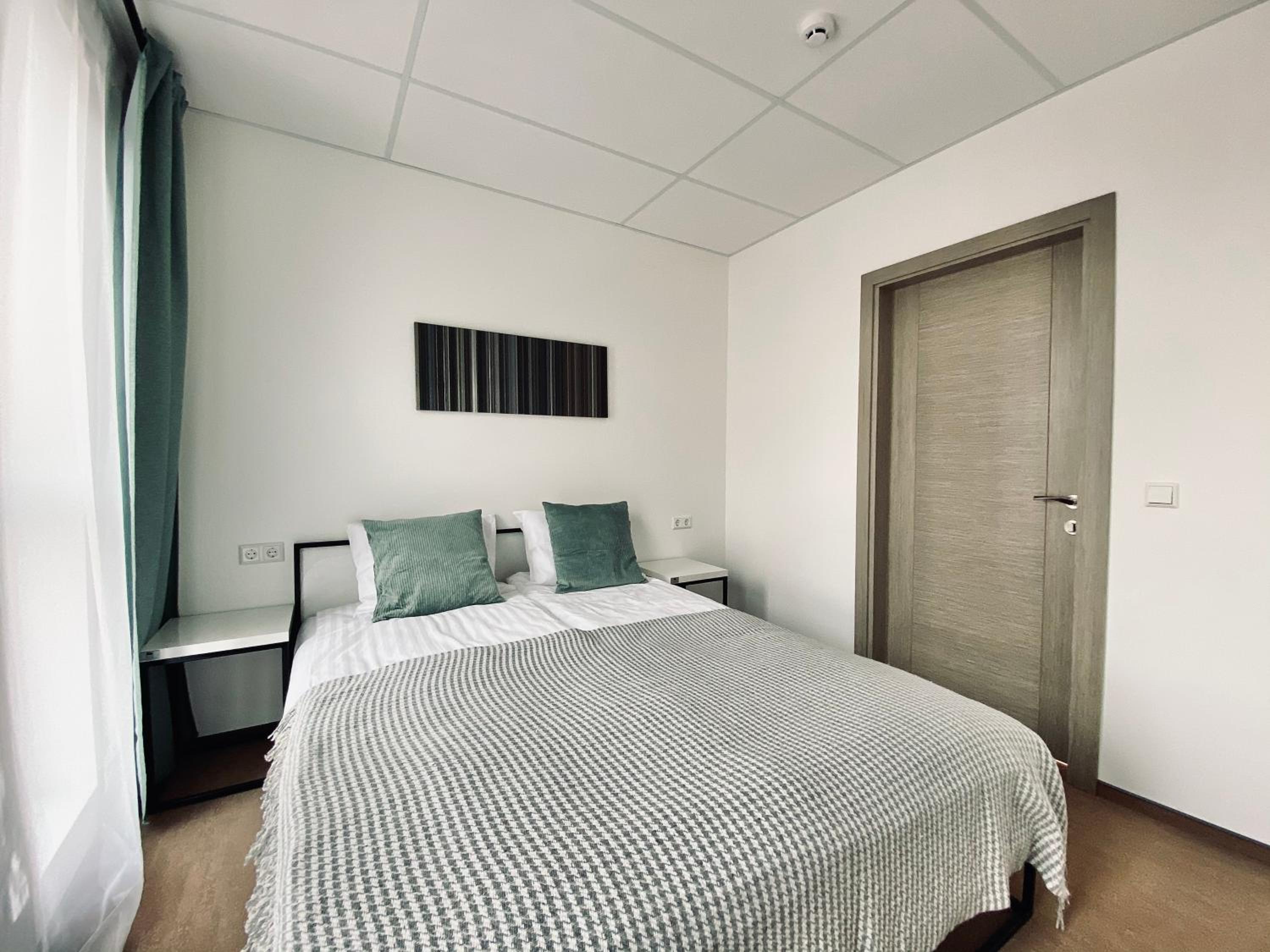 One-Bedroom Apartment - Photo 4