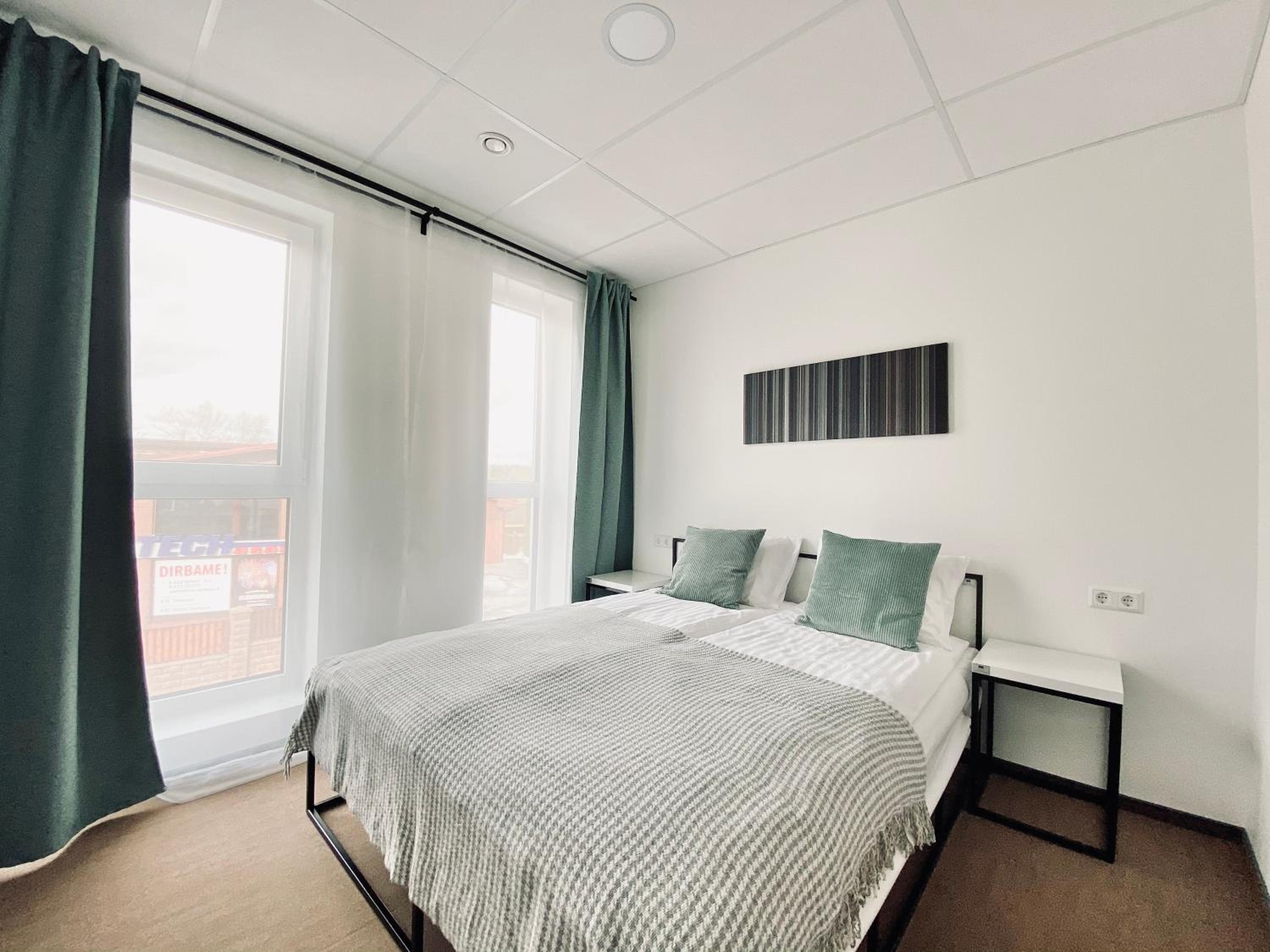One-Bedroom Apartment - Photo 3