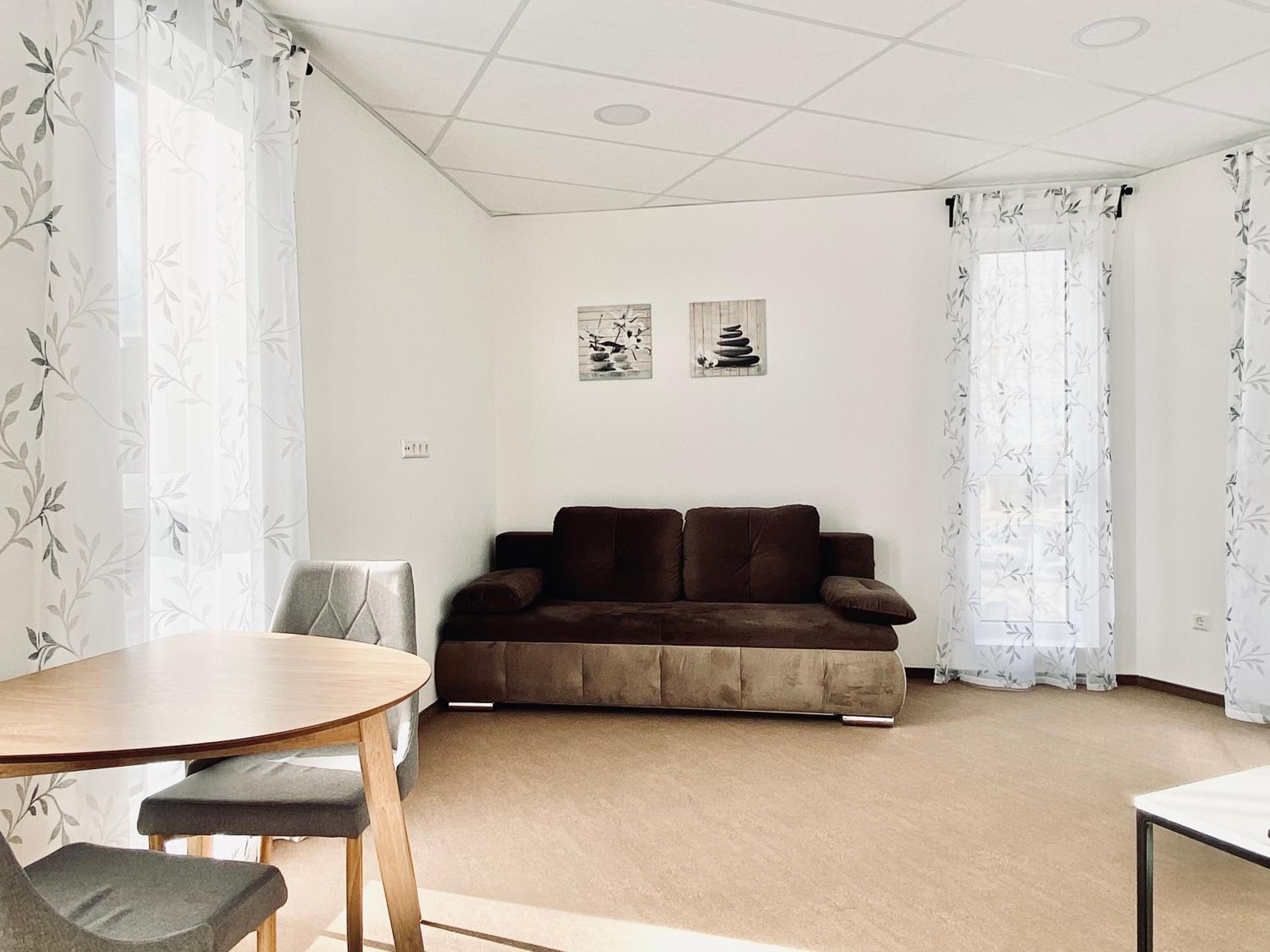 One-Bedroom Apartment - Photo 12