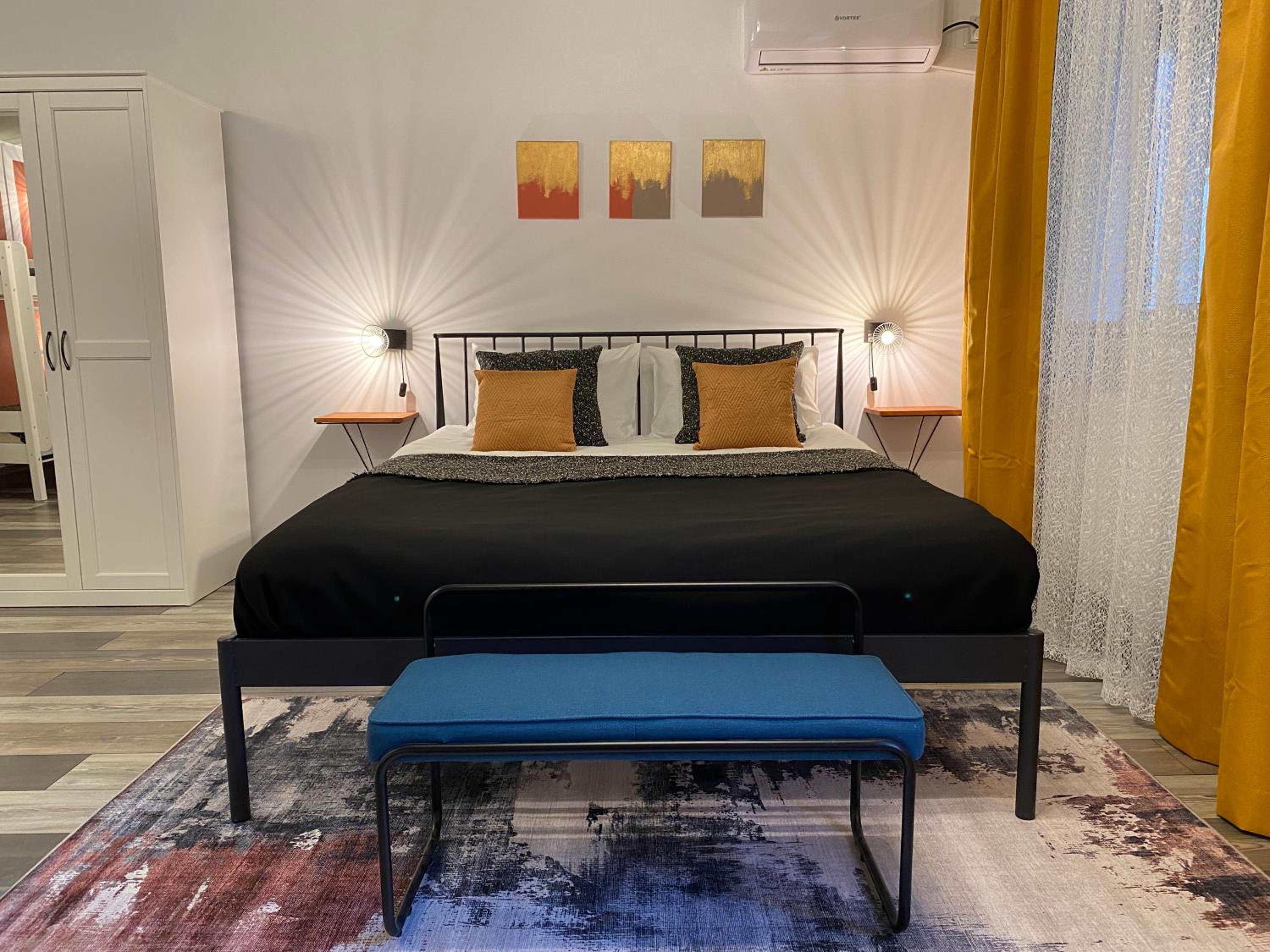 One-Bedroom Apartment - Photo 8