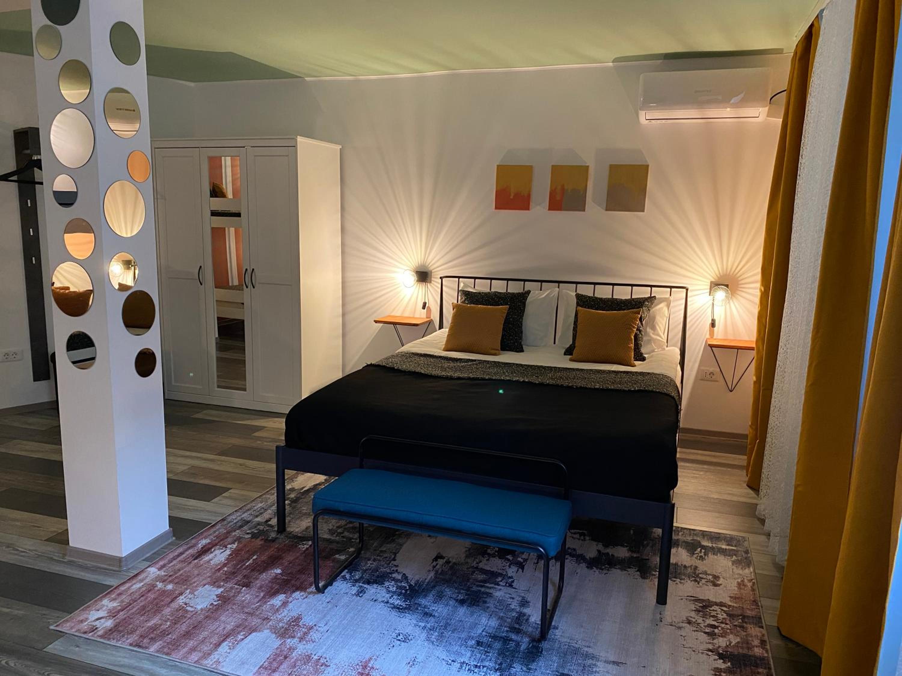 One-Bedroom Apartment - Photo 15
