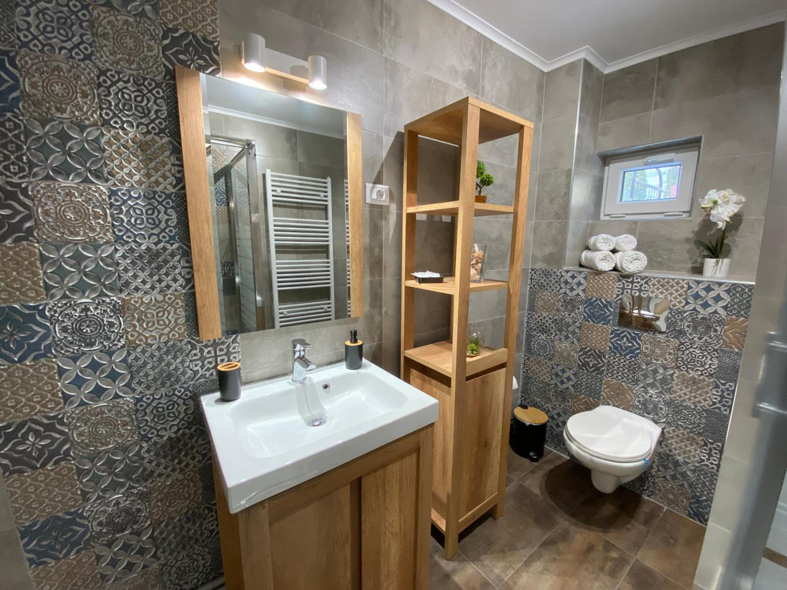 One-Bedroom Apartment - Photo 21