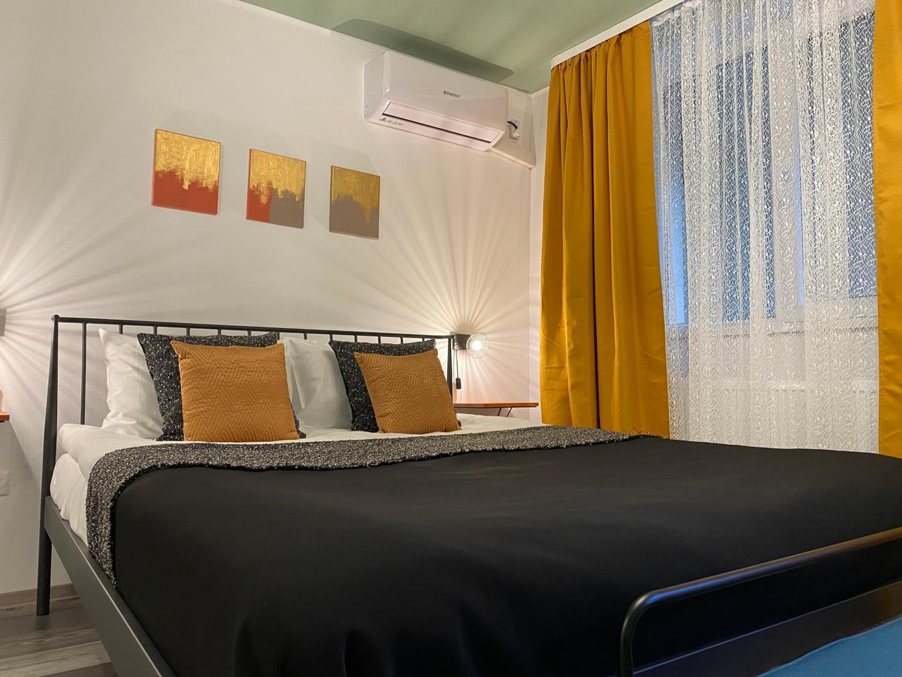 One-Bedroom Apartment - Photo 25