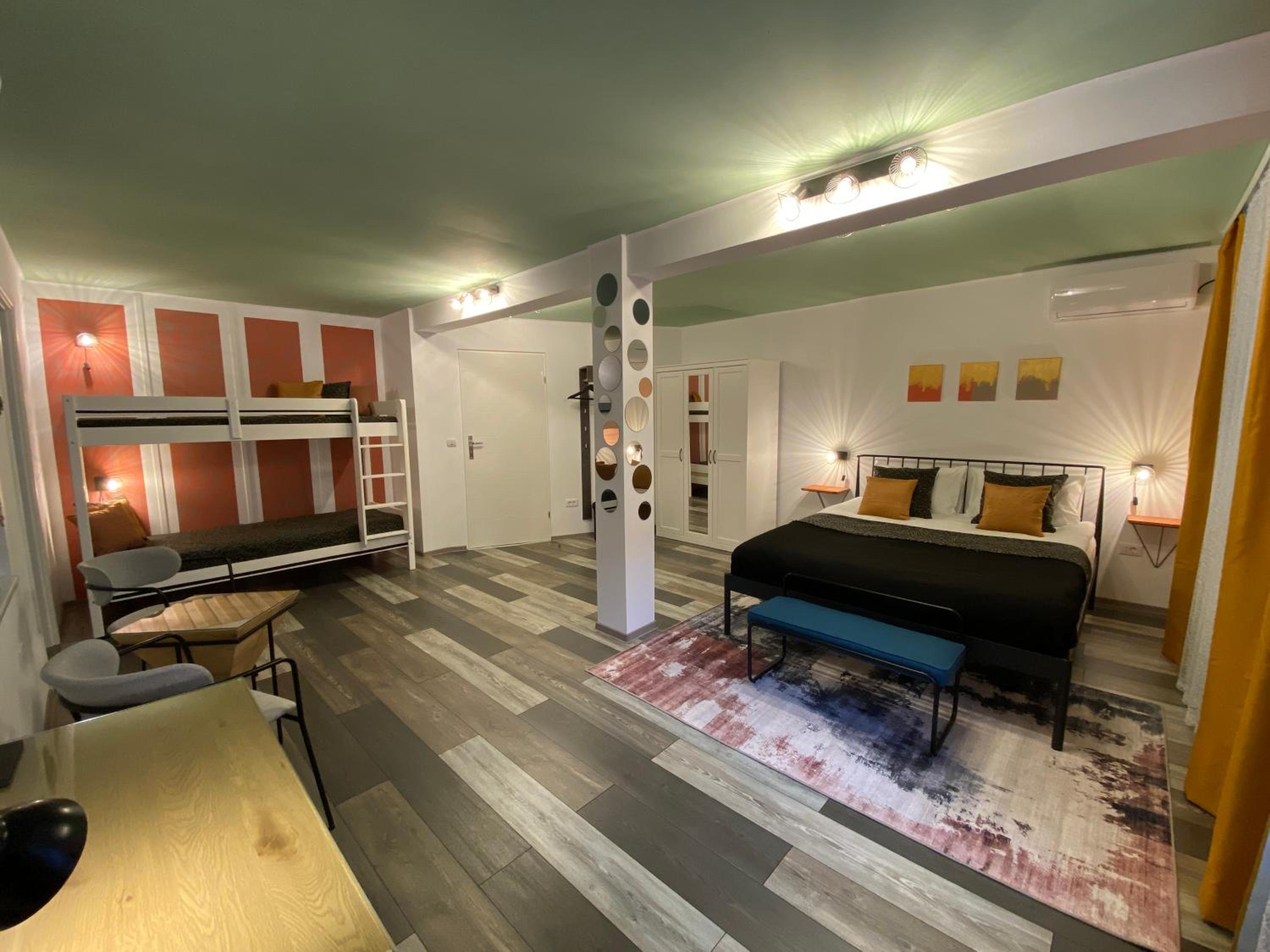 One-Bedroom Apartment - Photo 27