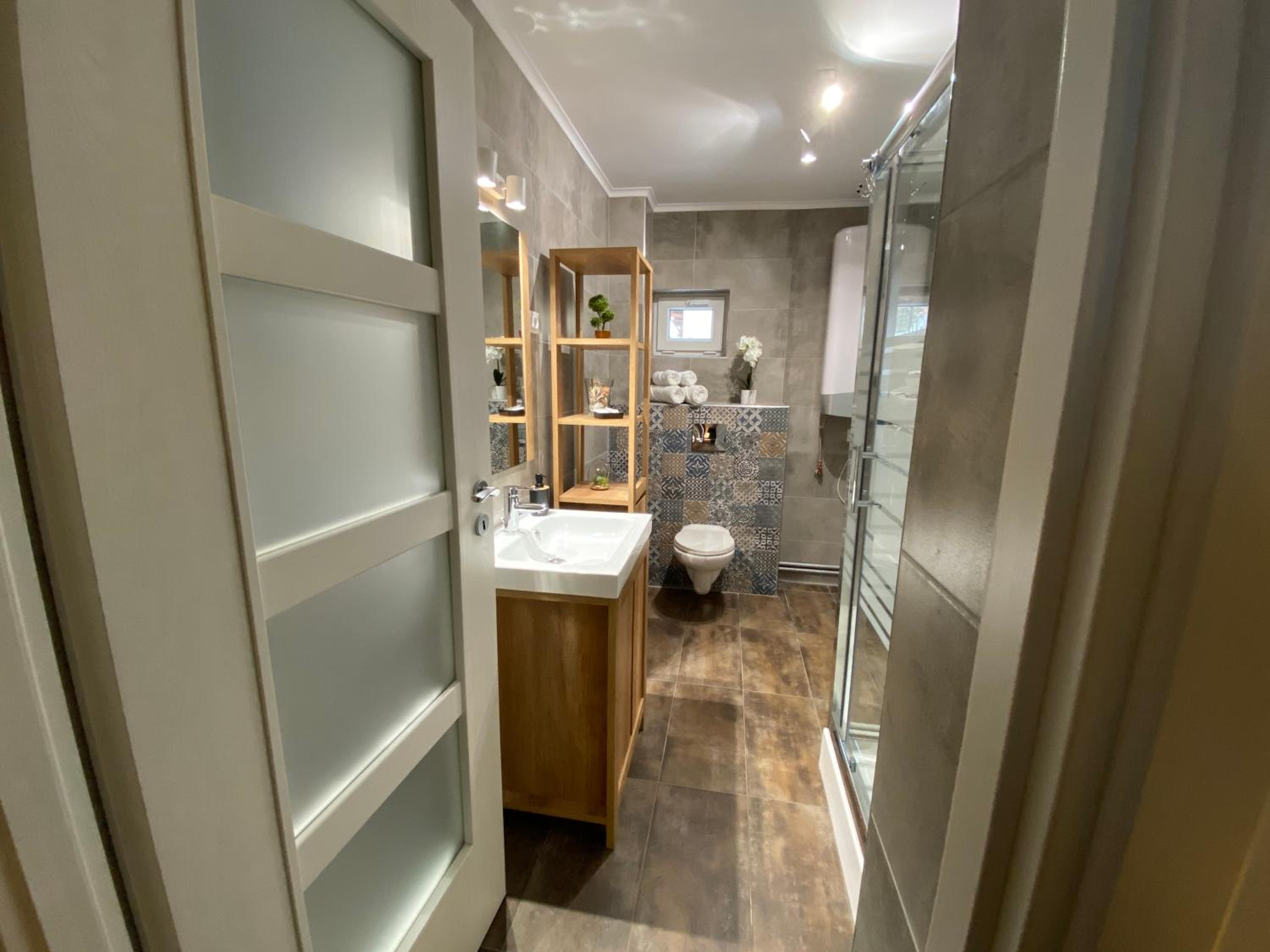 One-Bedroom Apartment - Photo 28