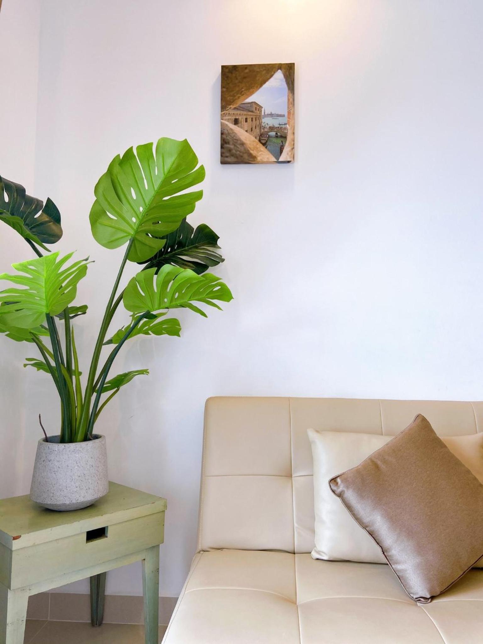 One-Bedroom Apartment - Photo 4
