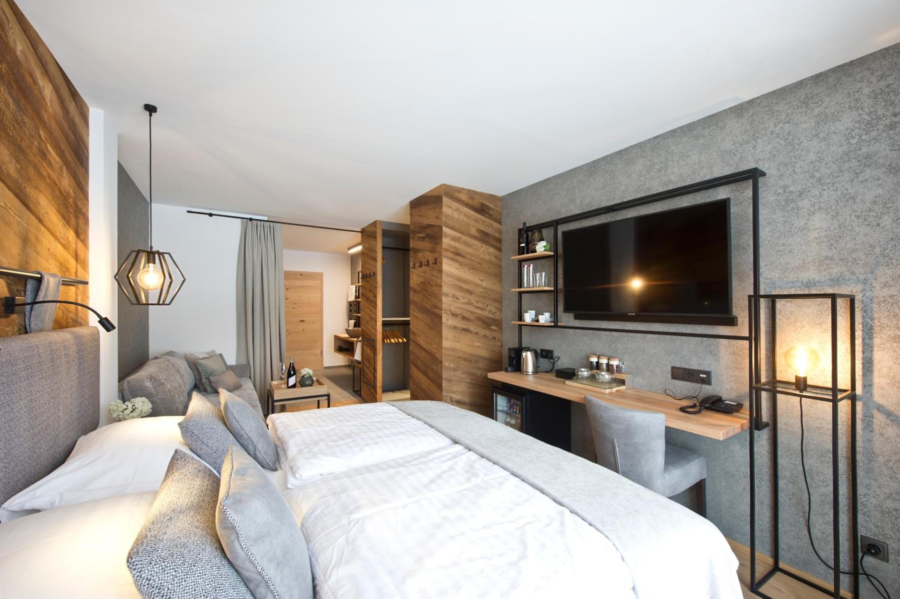 Double or Twin Room - Photo 5