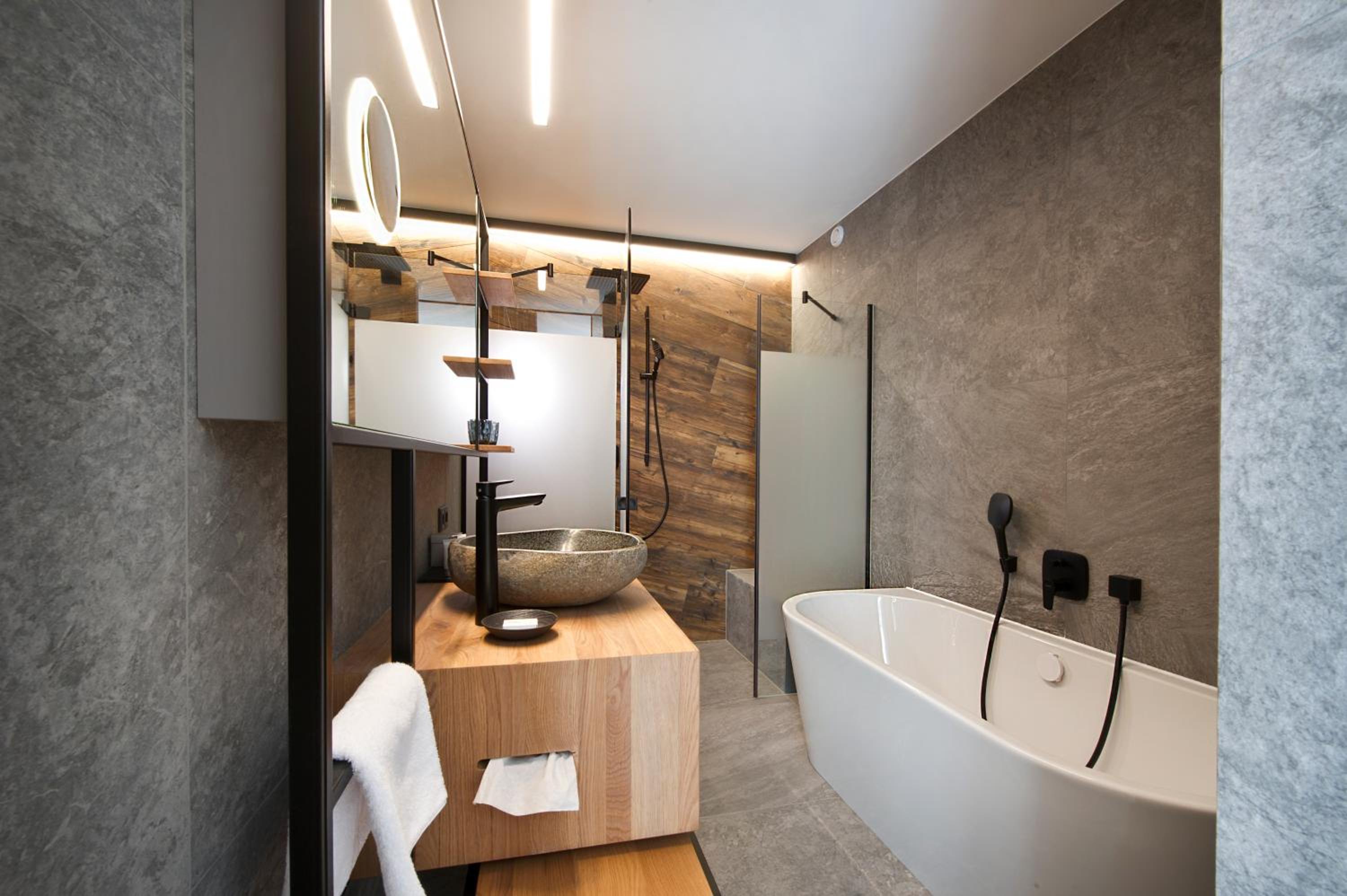 Double or Twin Room - Photo 9