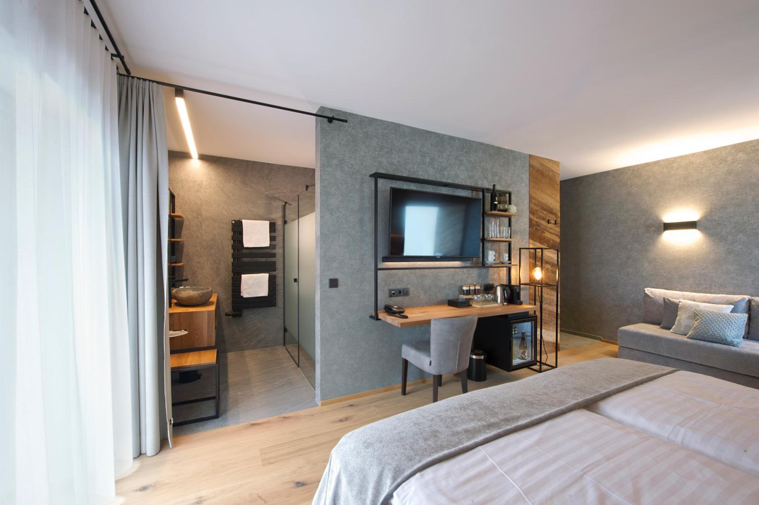 Double or Twin Room - Photo 10