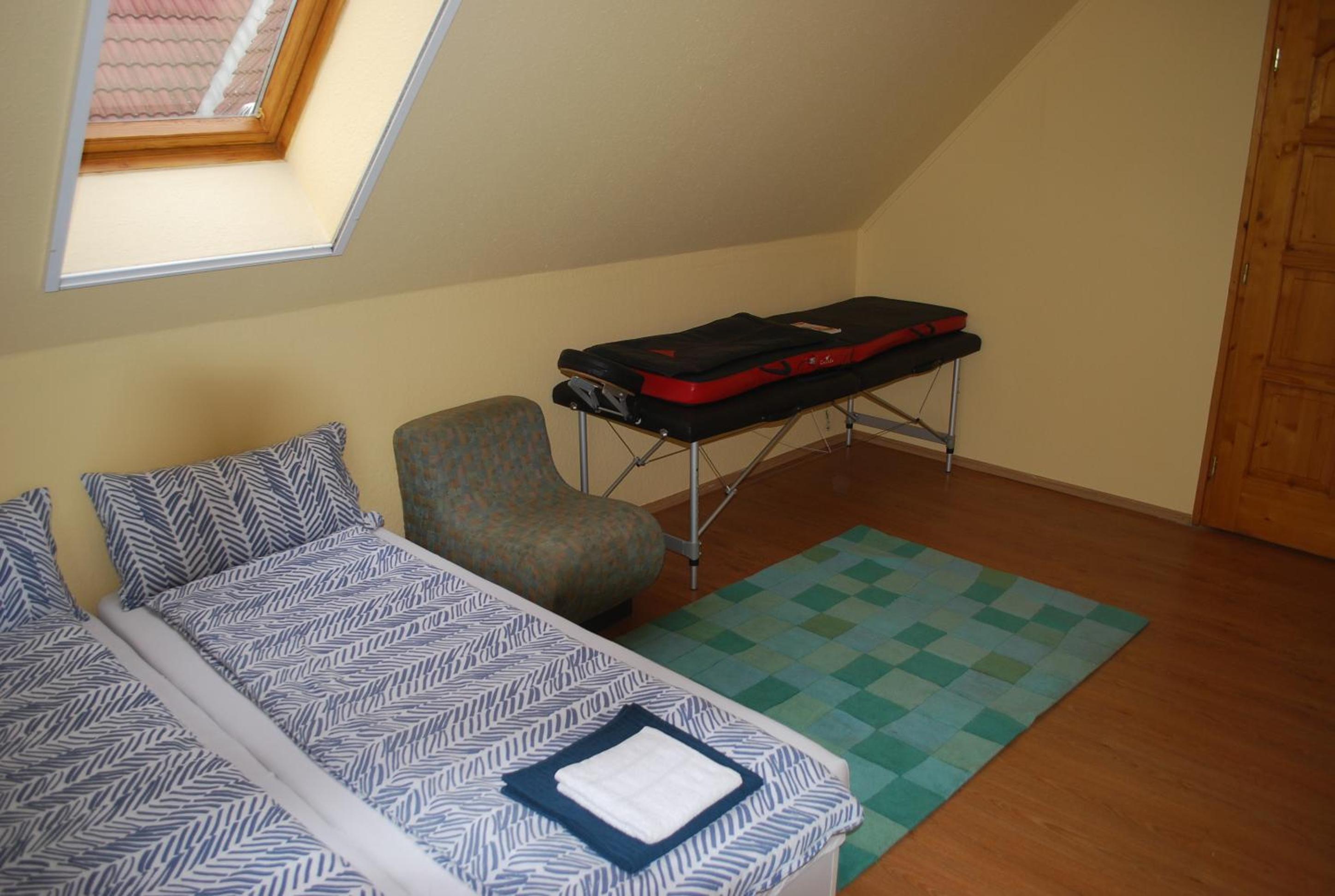 Standard Queen Room photo 2