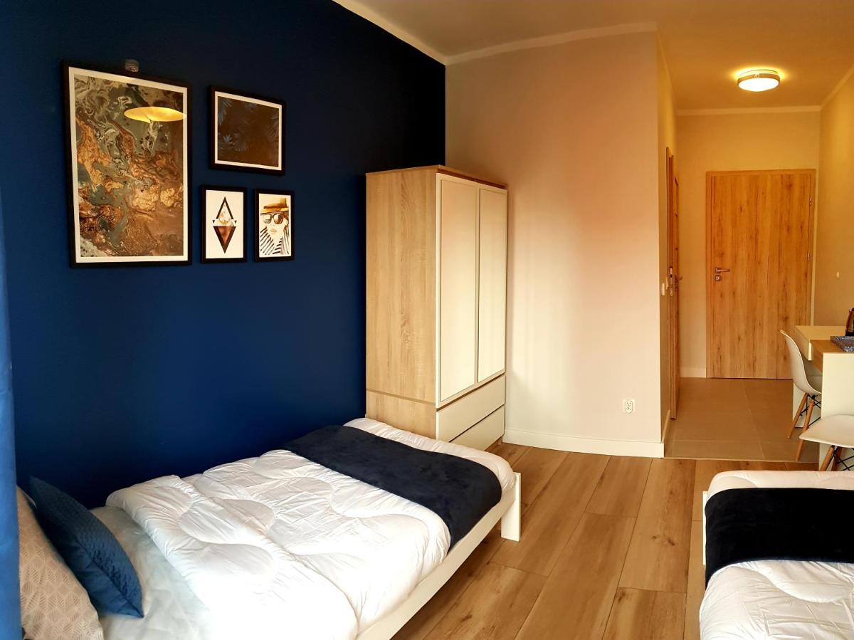 Twin Room with Private Bathroom photo 2