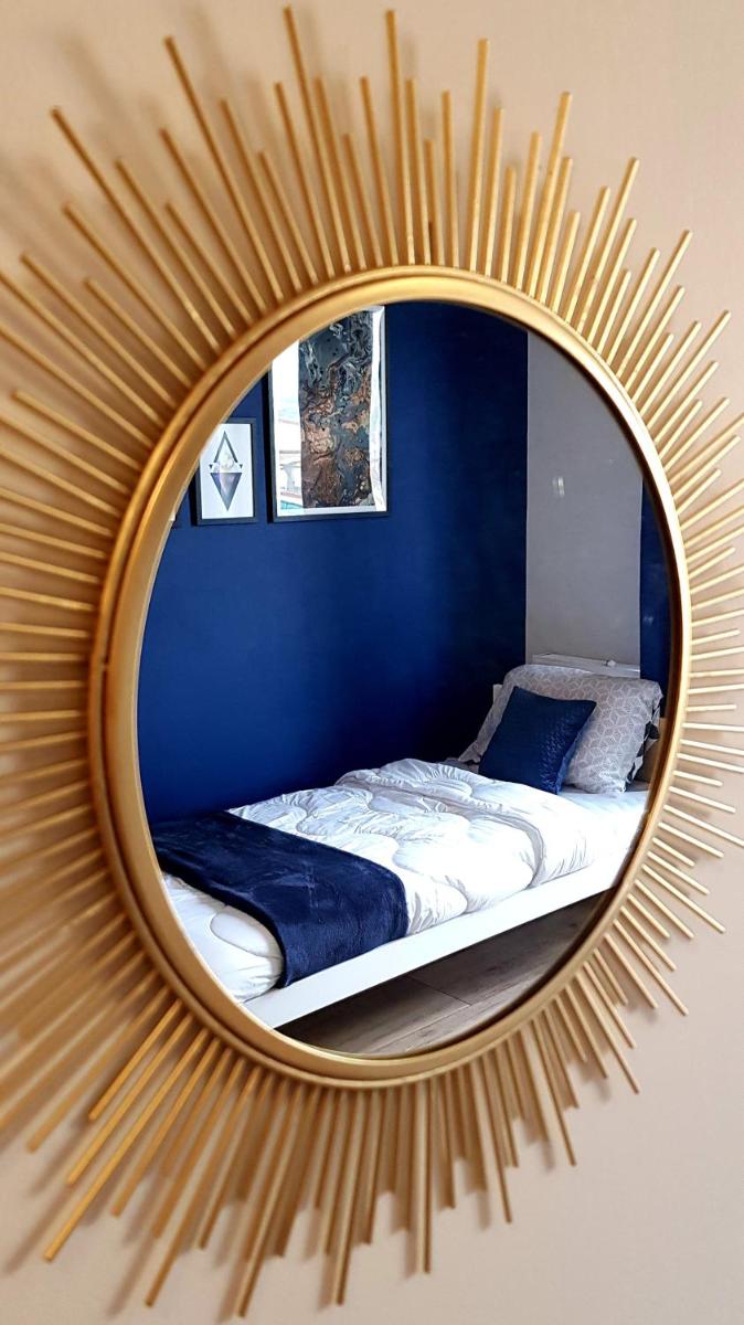 Twin Room with Private Bathroom photo 3