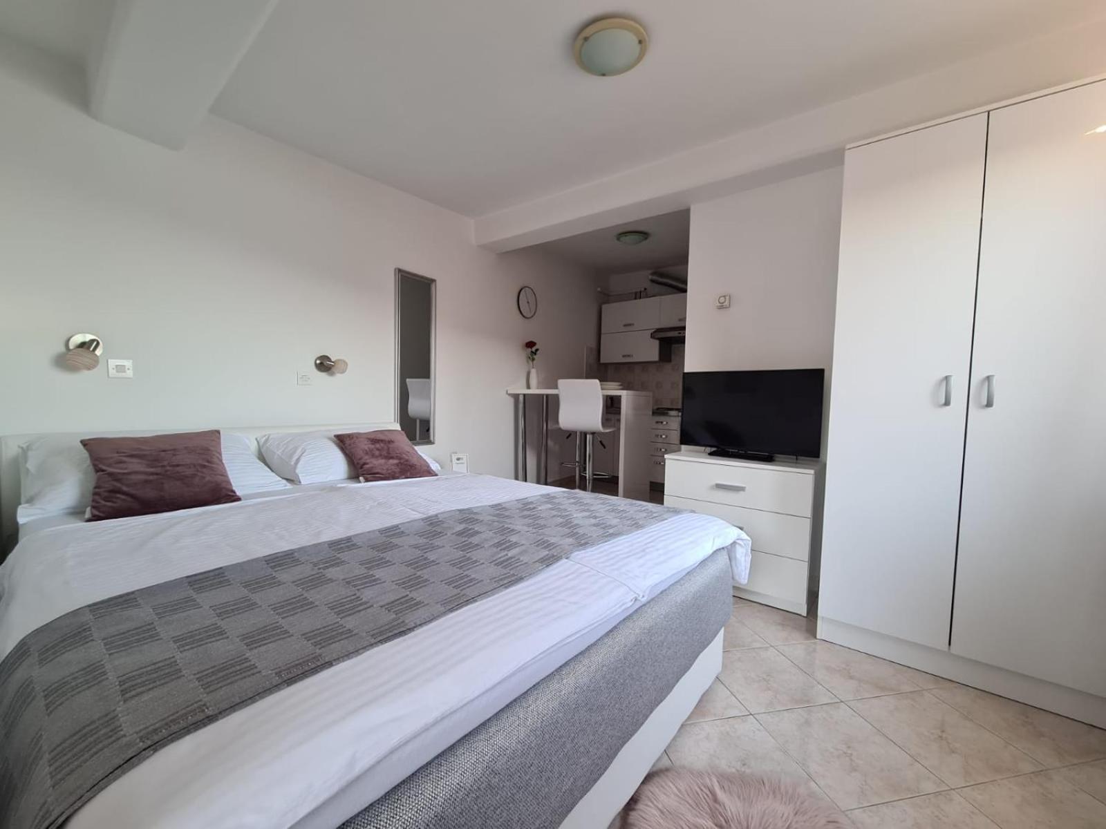 Studio Apartment with Sea View
