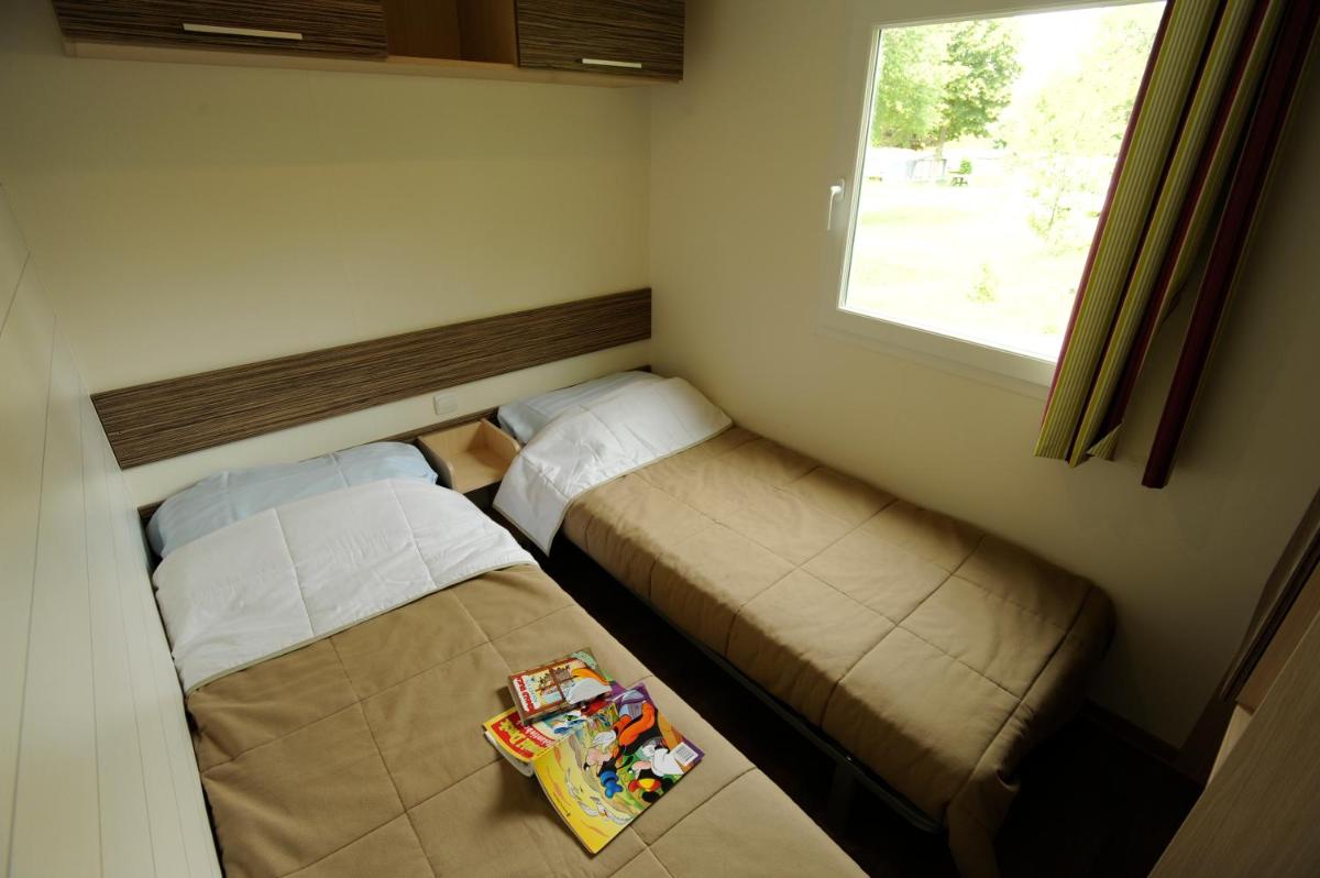 Stacaravan 4 personen (2 slaapkamers) photo 3