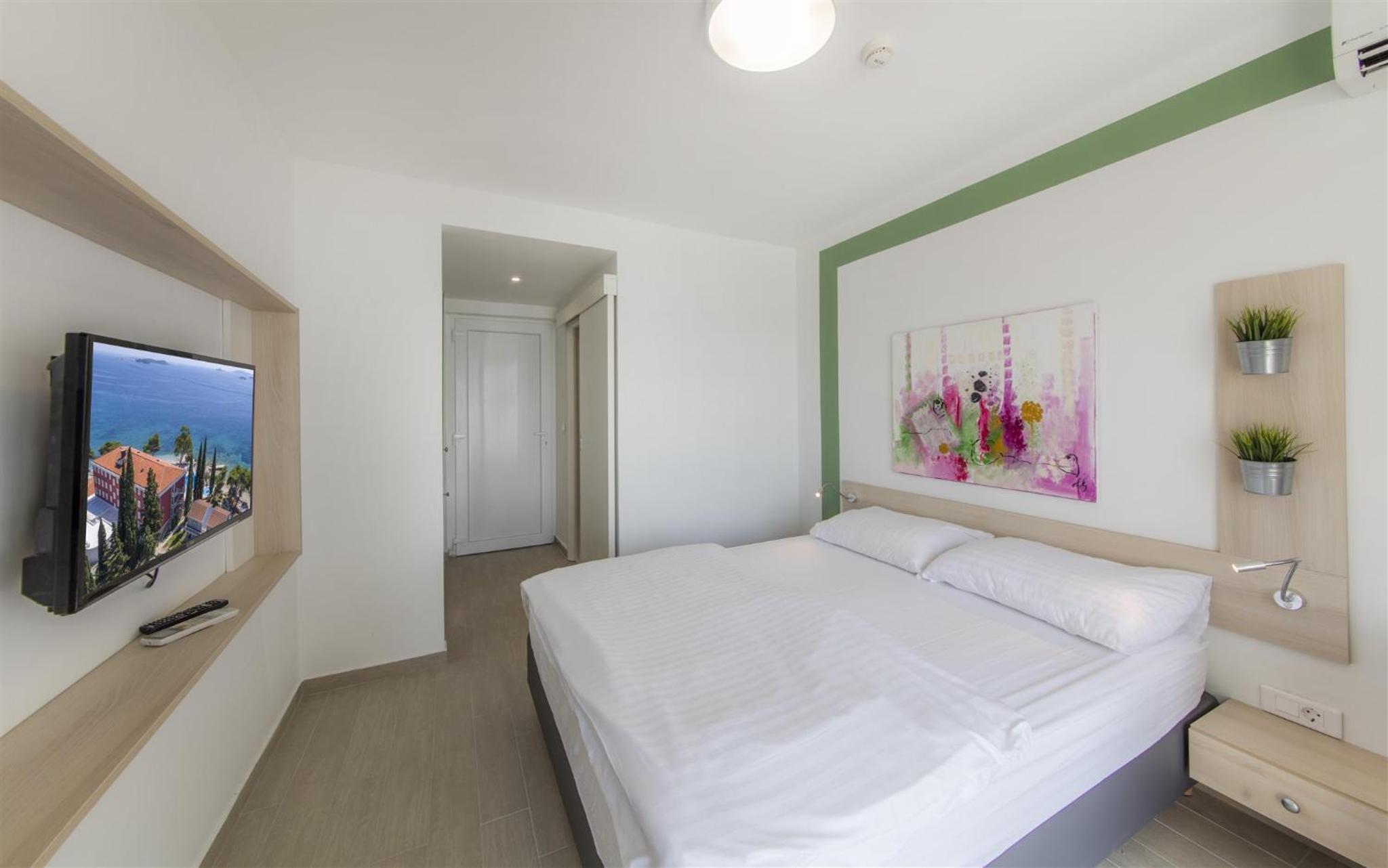 Comfort Double Room with Balcony - Photo 2