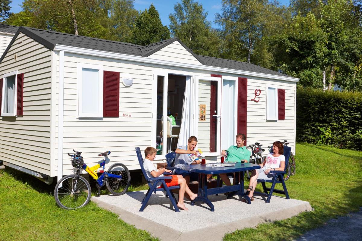 Stacaravan 4 personen (2 slaapkamers) photo 2
