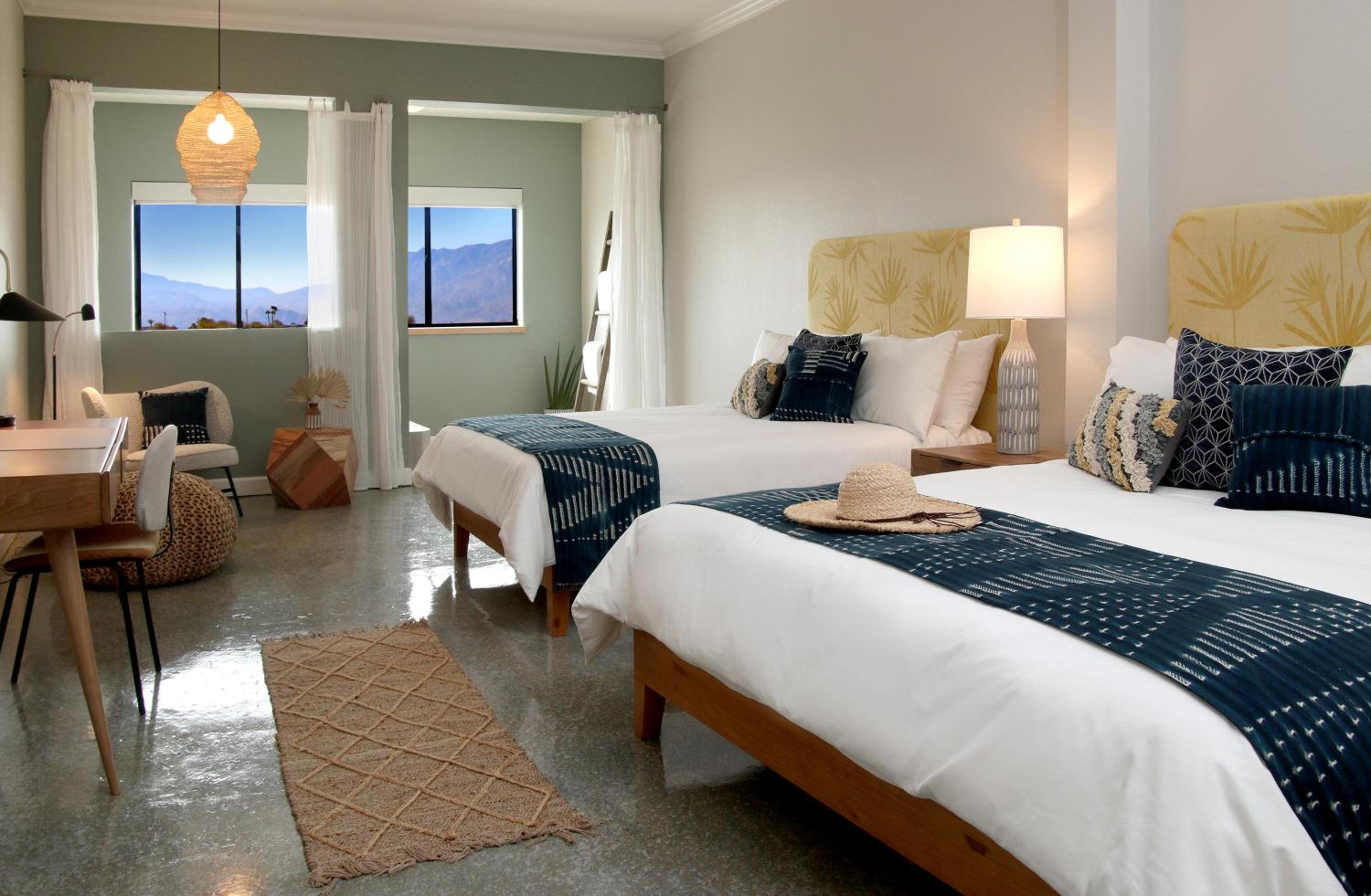 Spa Suite, Mountain View, 1st Flr, King+Queen - Photo 1