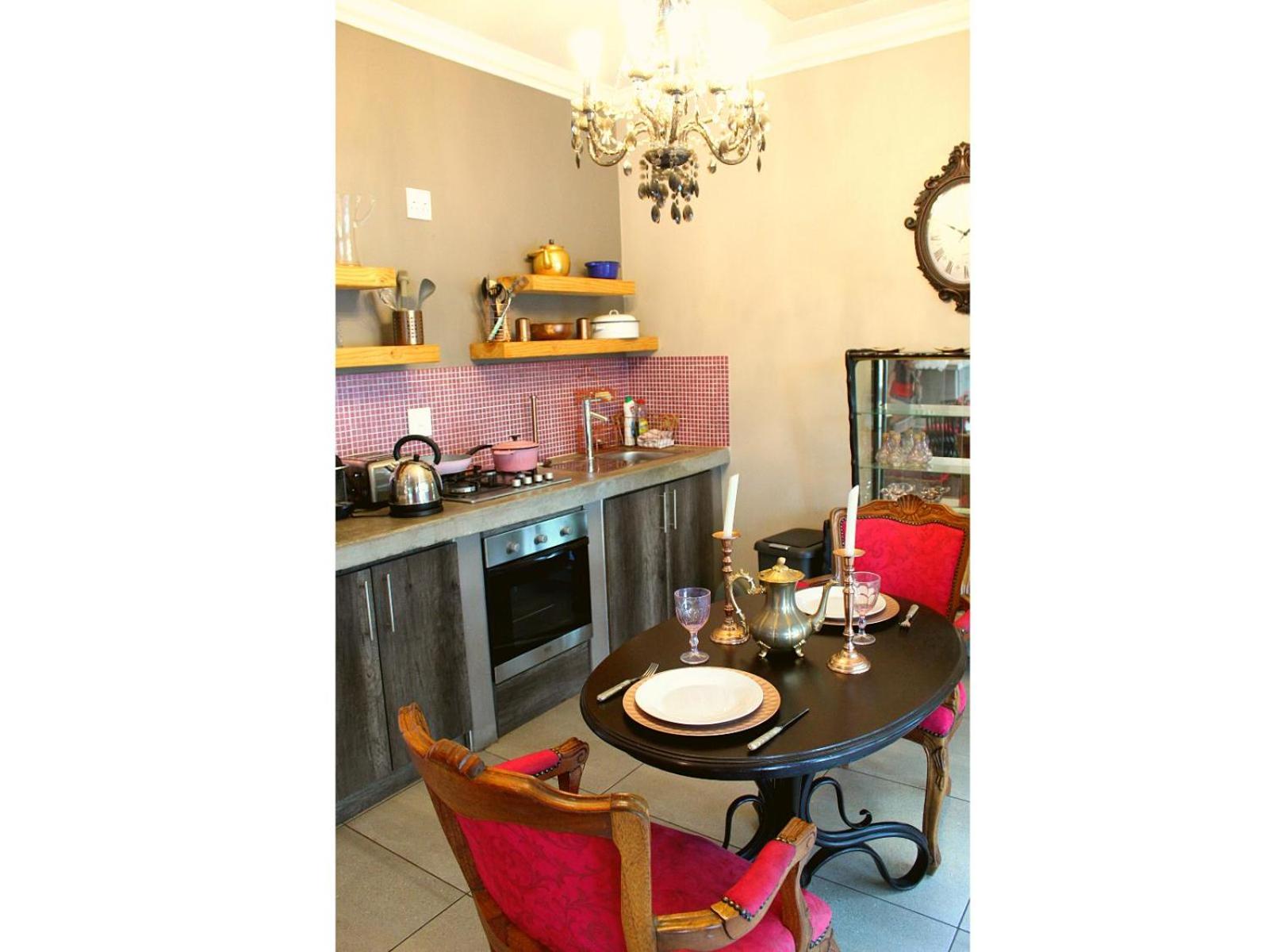 Suite - Photo 8