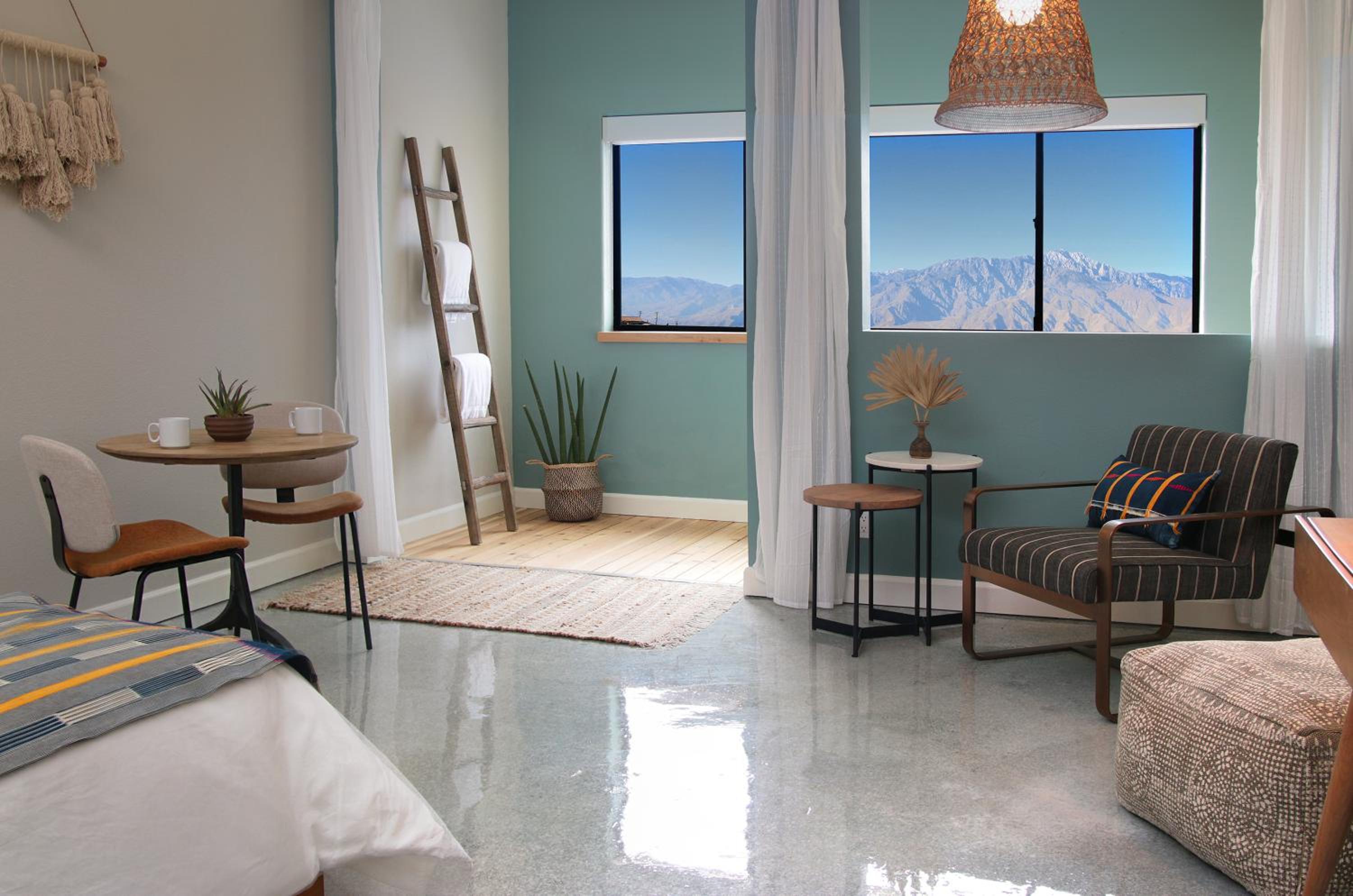 Spa Suite, Mountain View, 2nd Flr King - Photo 2