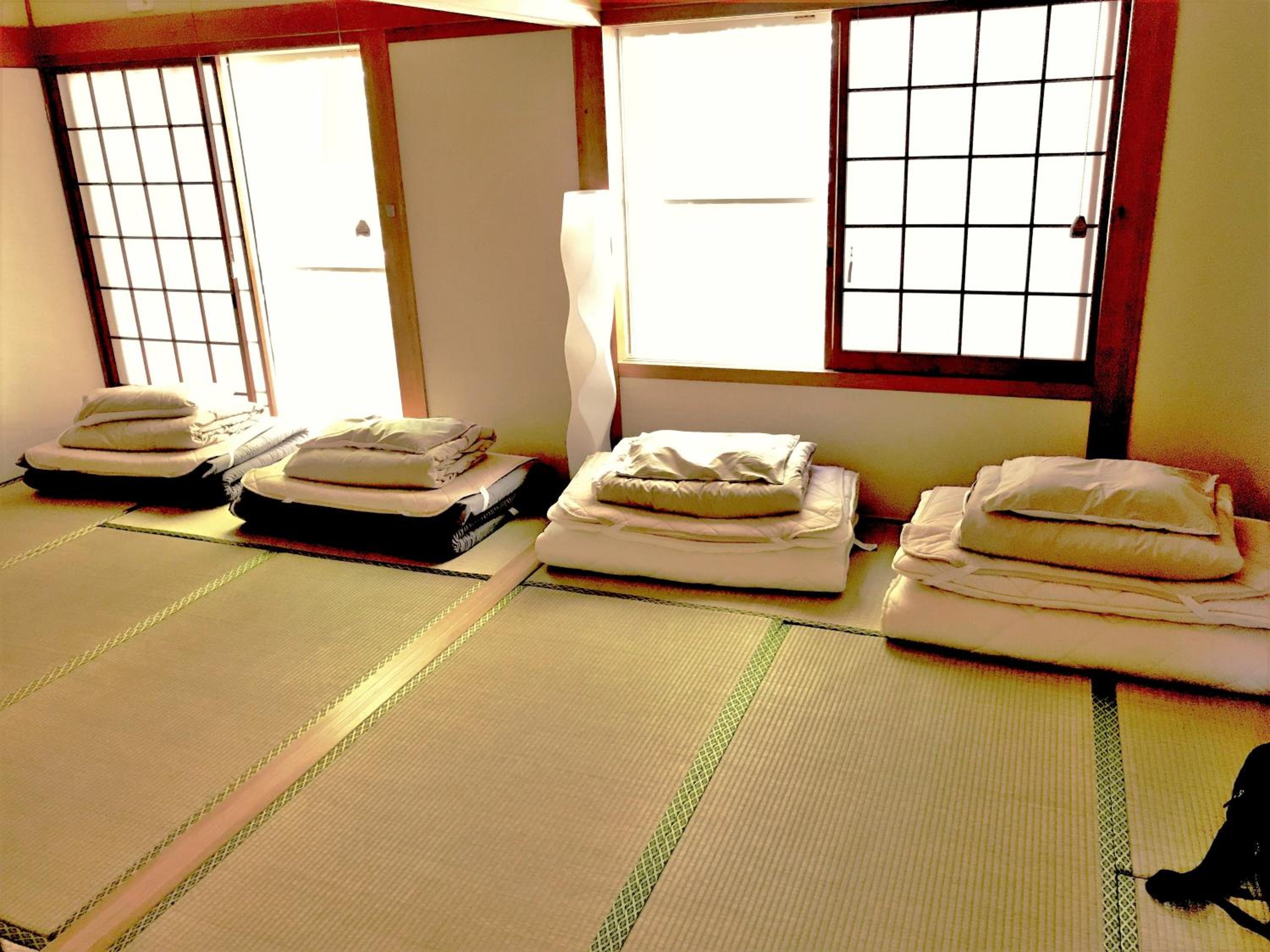 Japanese-Style Quadruple Room with Shared Bathroom photo 2
