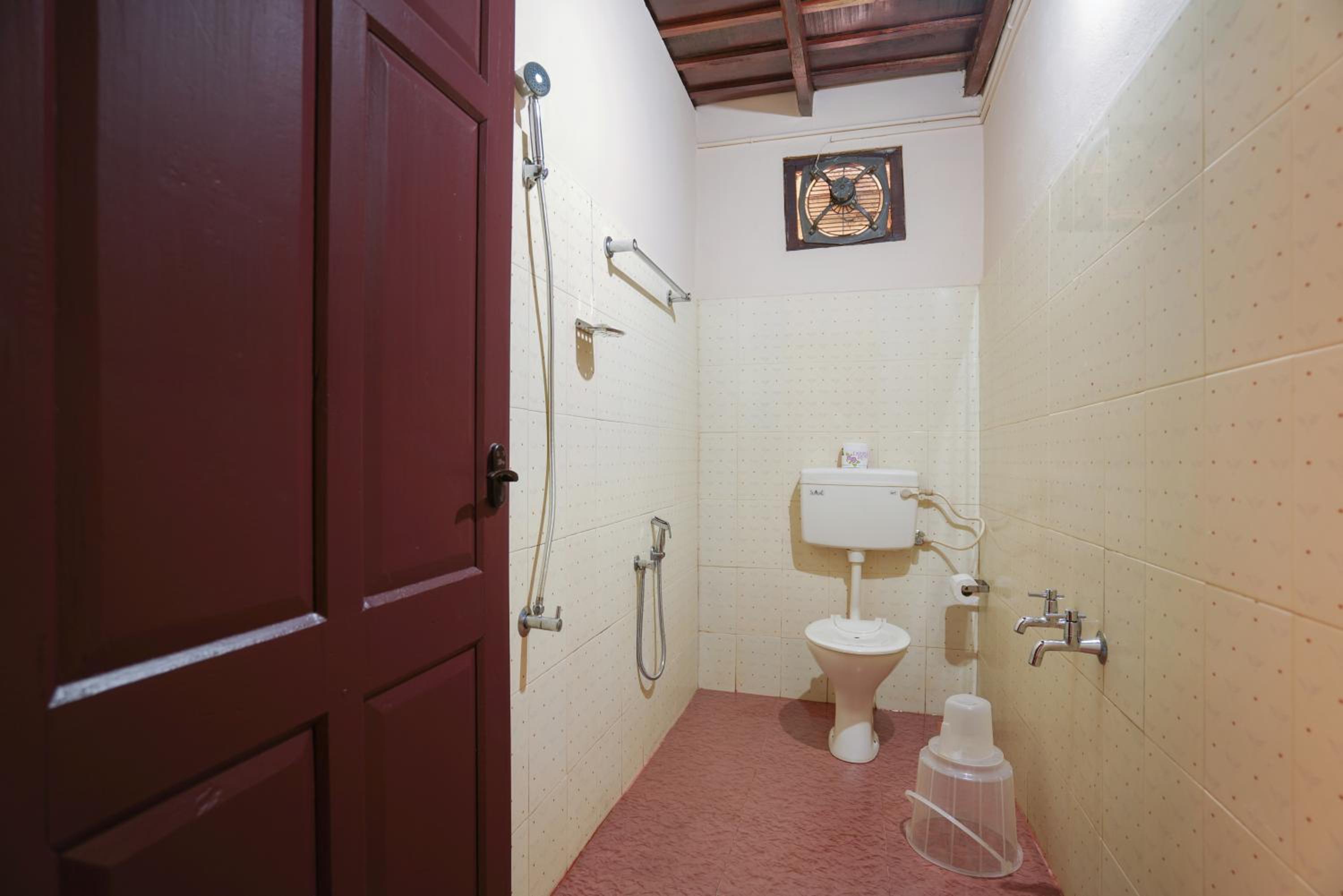 Double Room with Balcony - Photo 5
