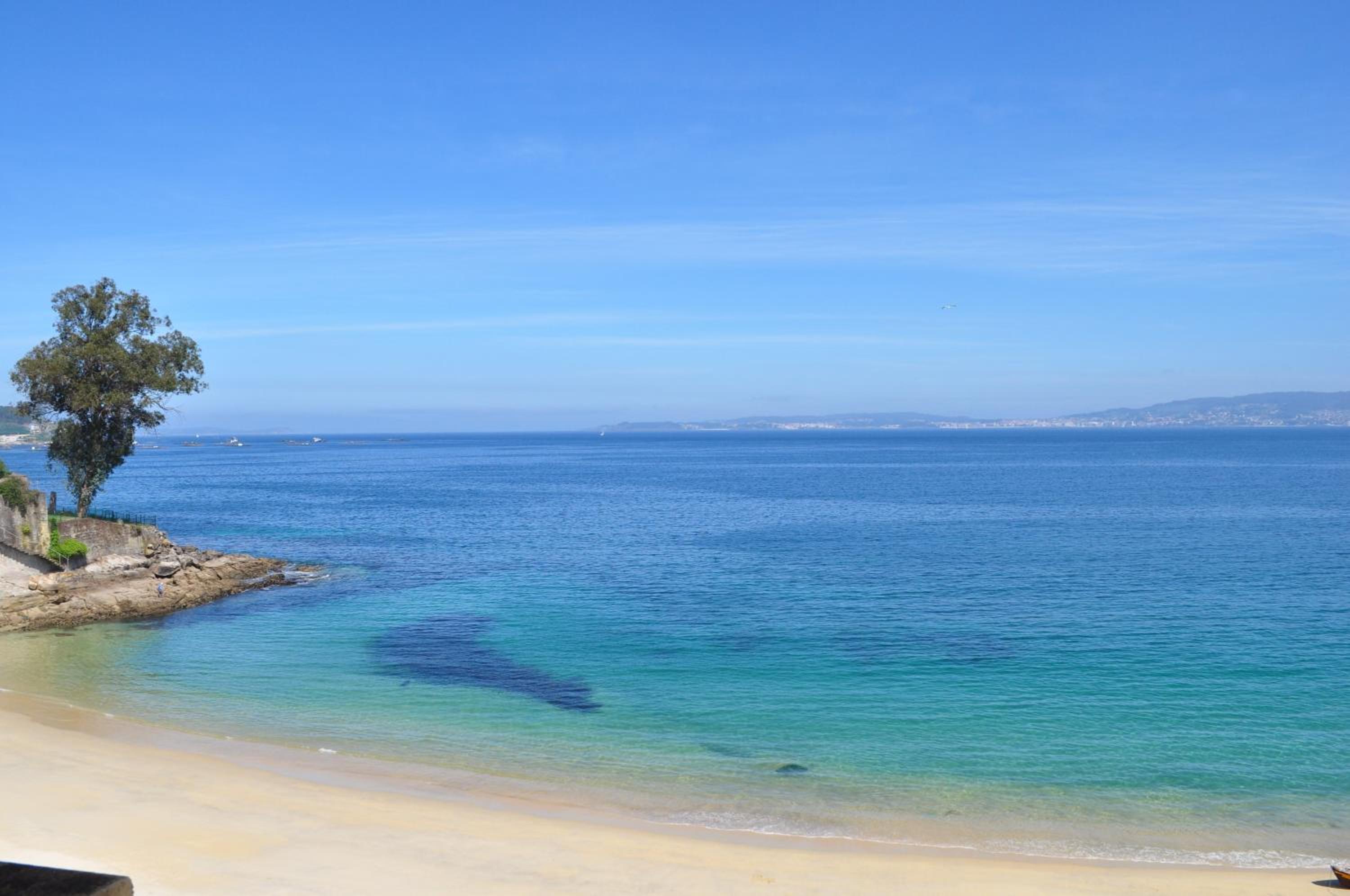 Double Room with Extra Bed with Sea View - Photo 8