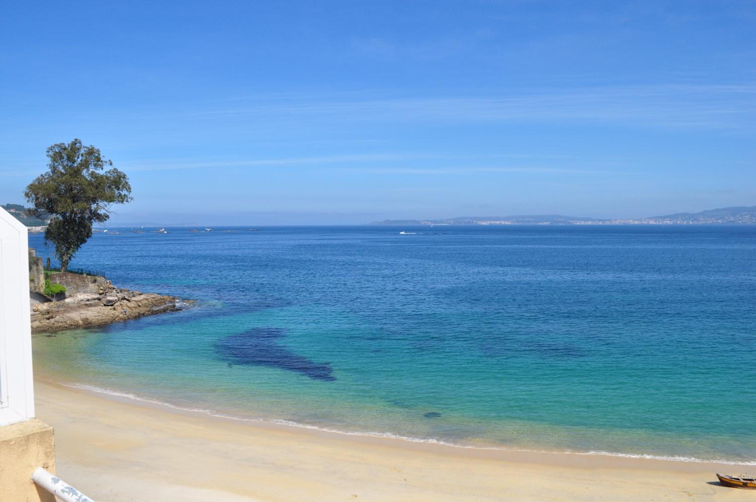 Double Room with Extra Bed with Sea View - Photo 3