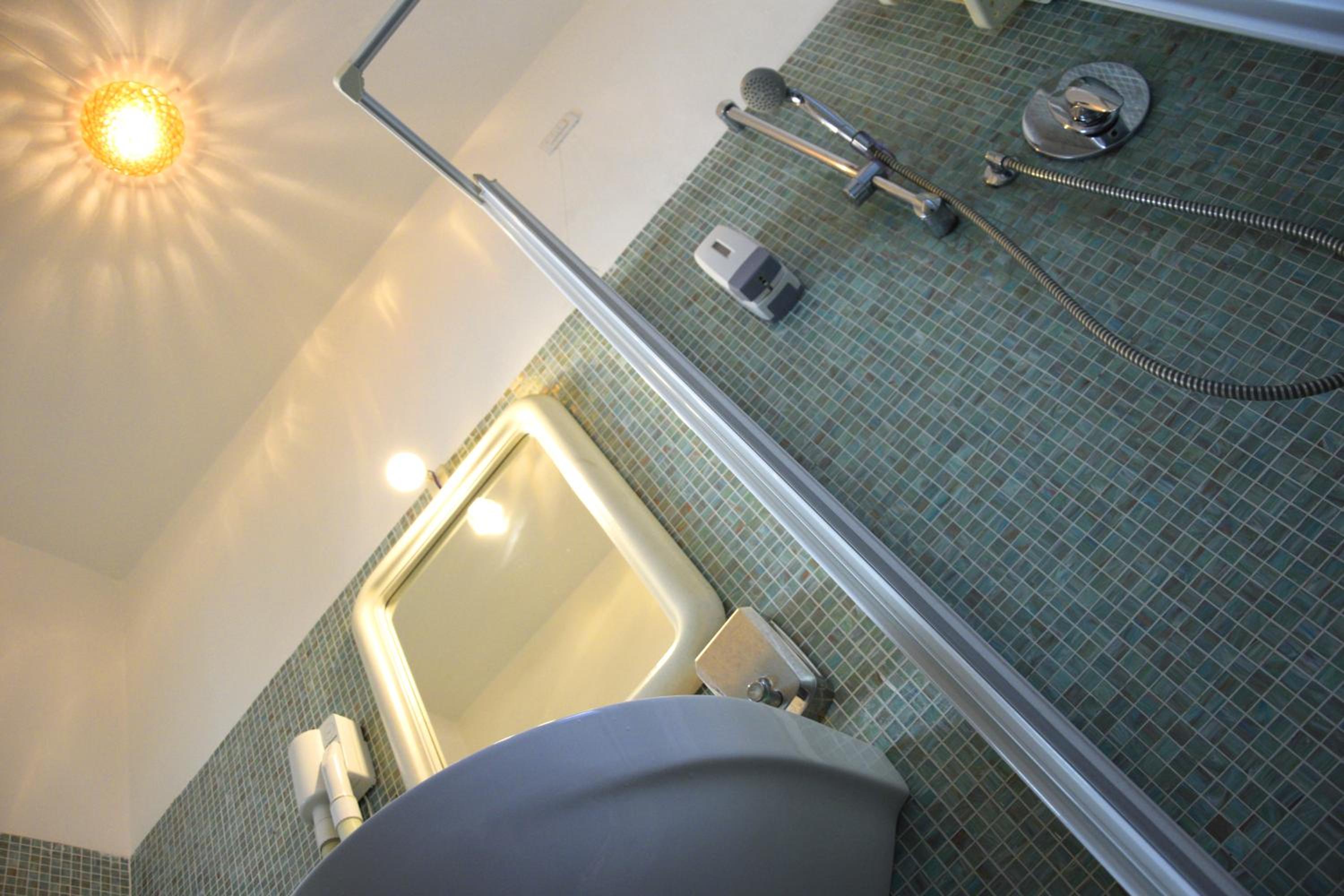 Twin Room with Shared Bathroom photo 2