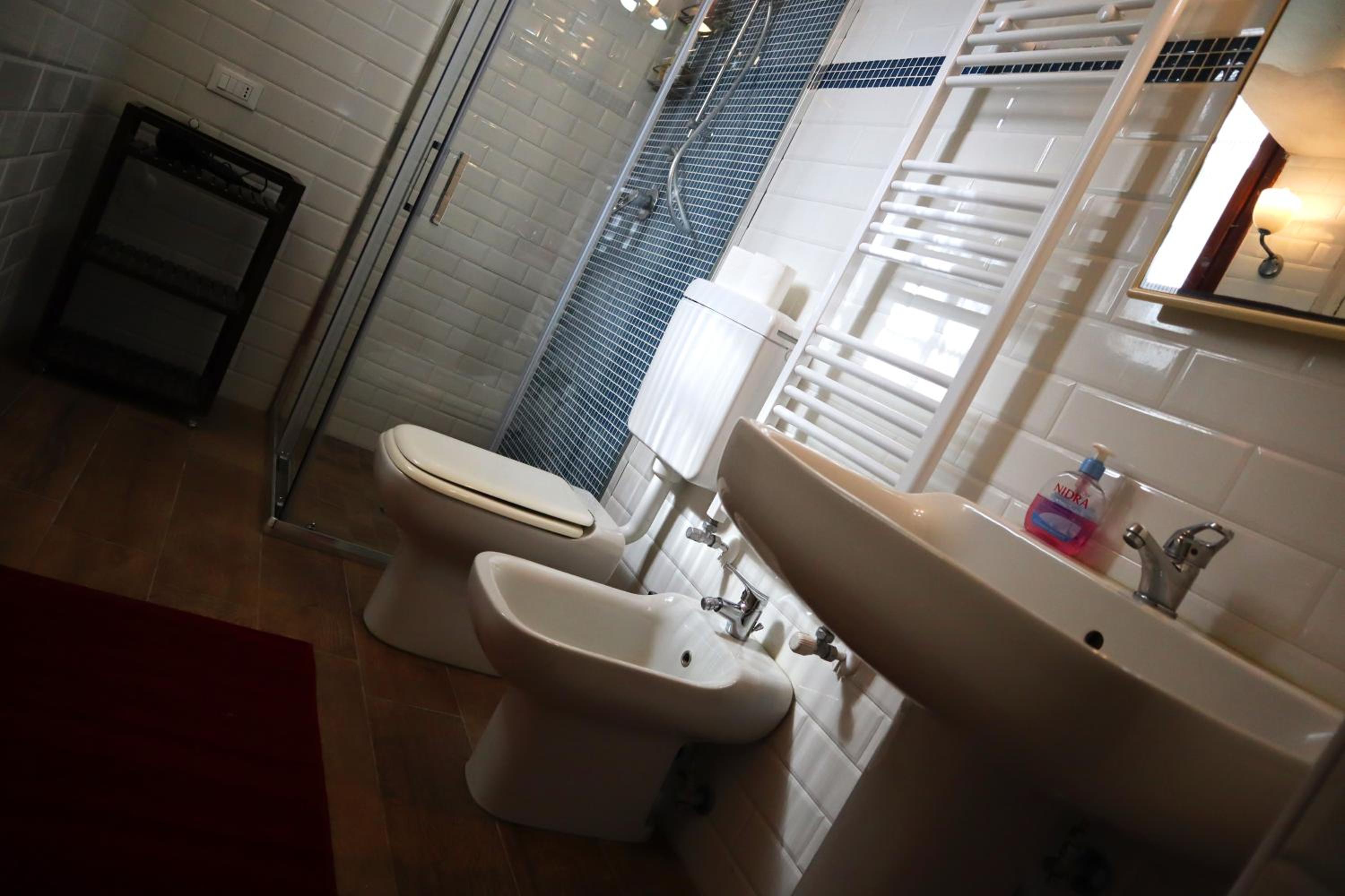 Double Room with Shared Bathroom photo 3