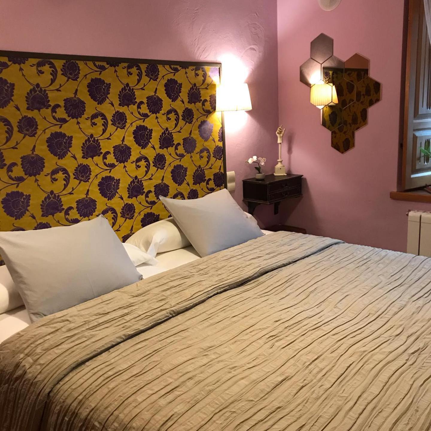 Small Twin Room - Photo 1