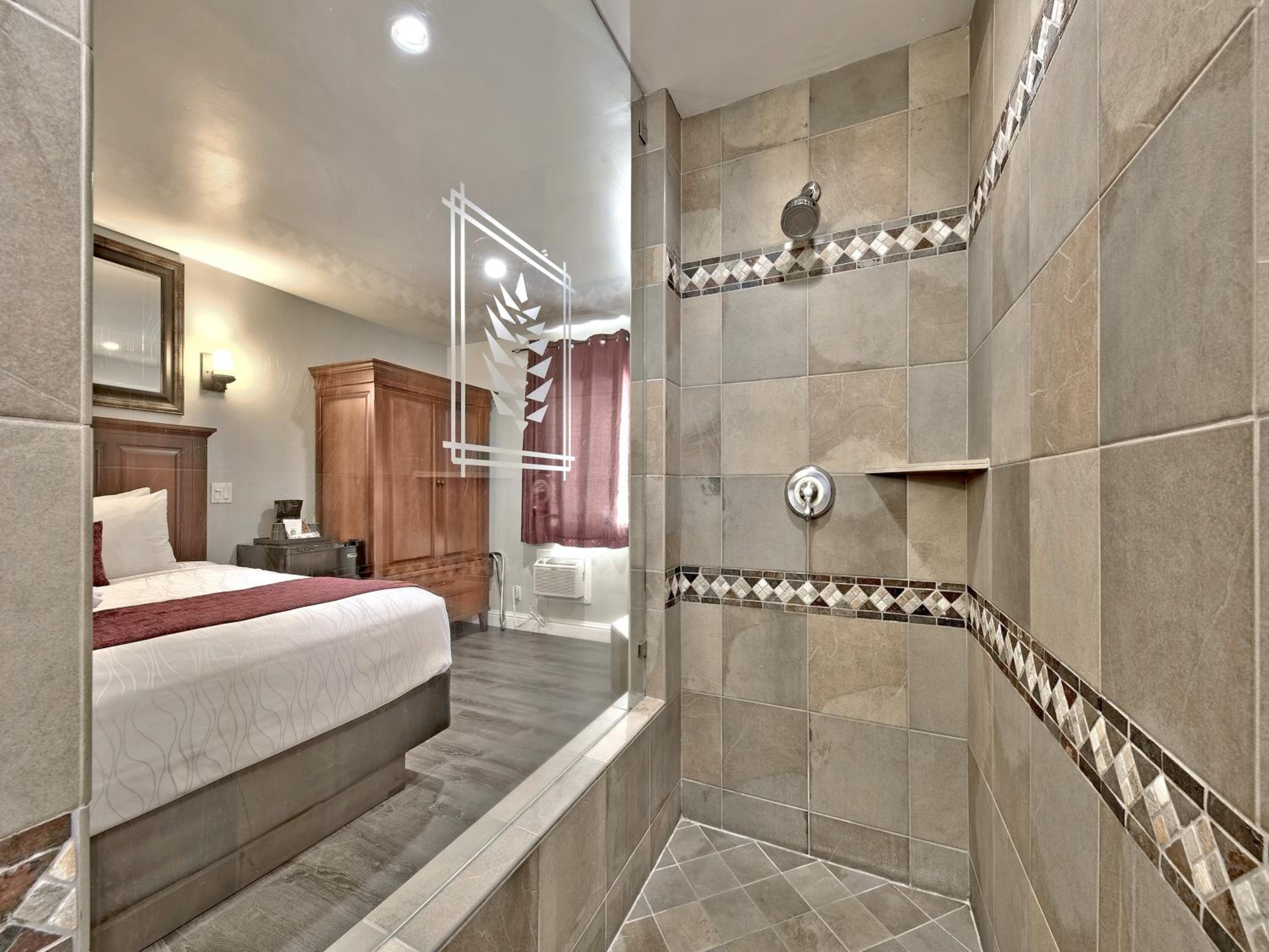 King Room with Spa Bath - Photo 9